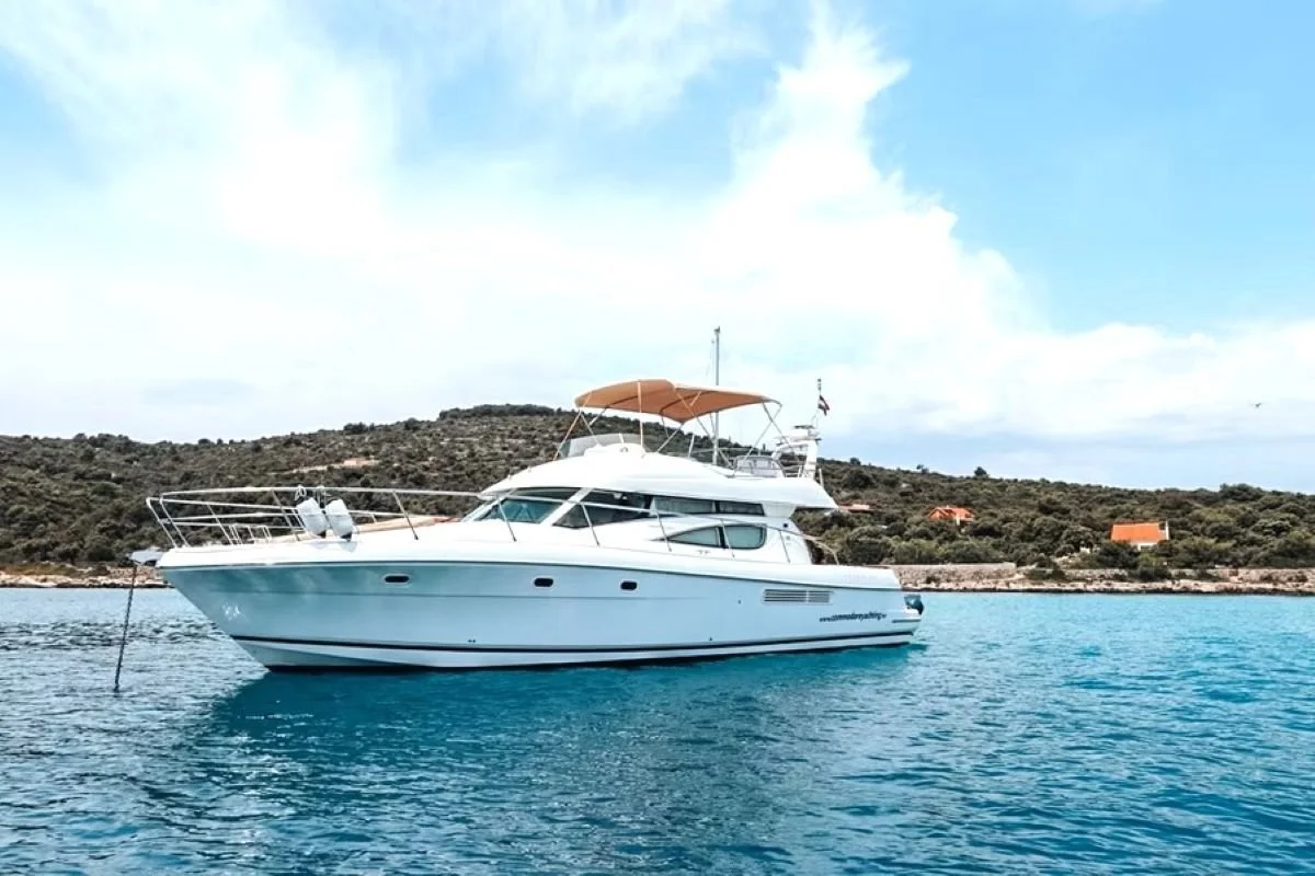 Sionnan Luxury, Ireland.jpg