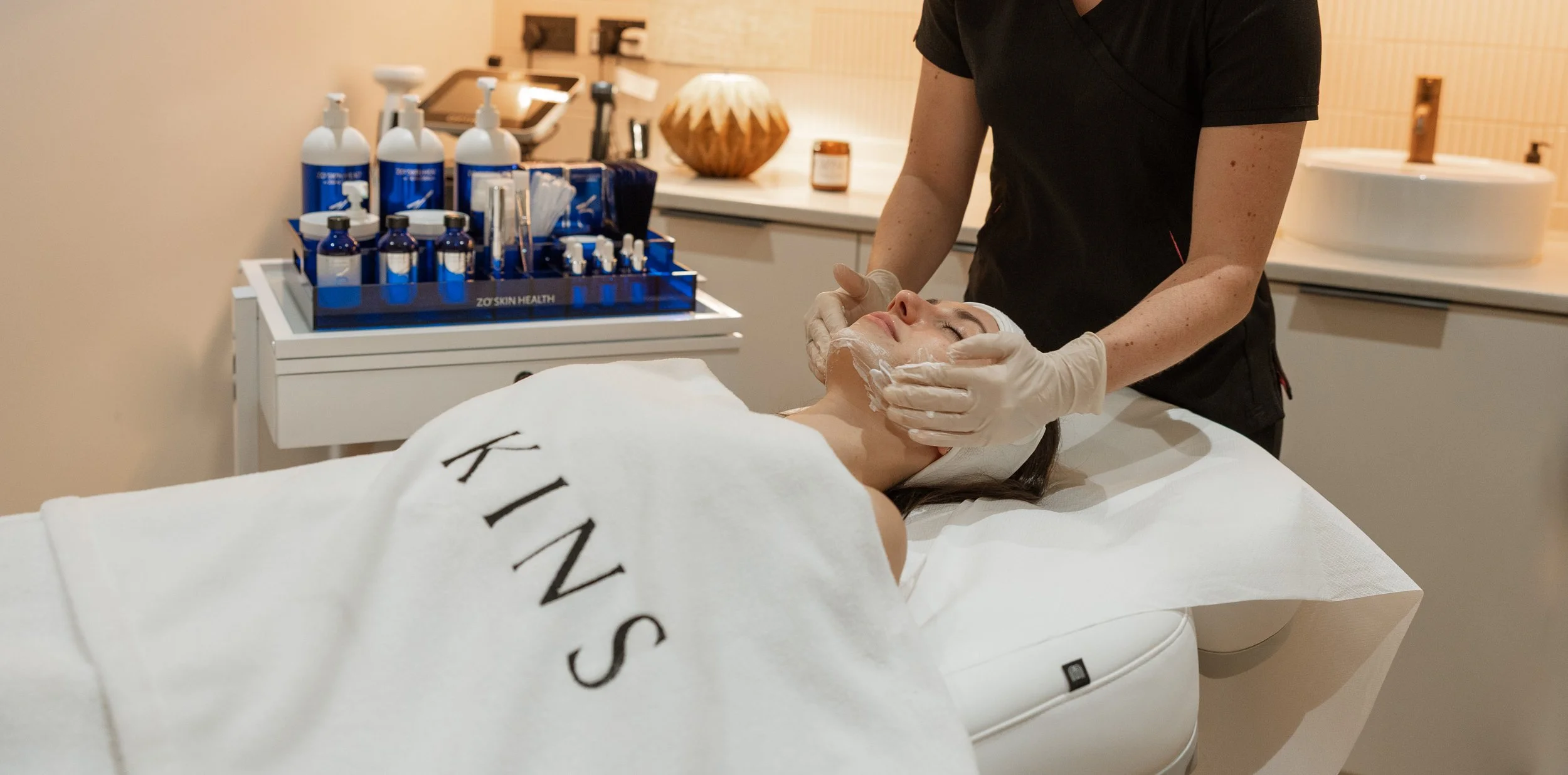 KINS Advanced Facial Treatment Clinic 2.jpg