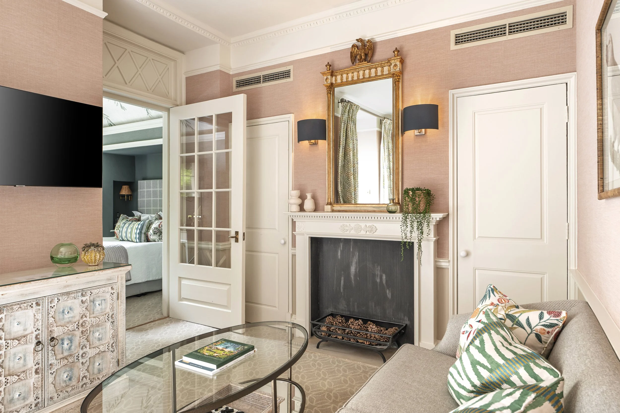 Hotel - 3. Junior Suite.jpg