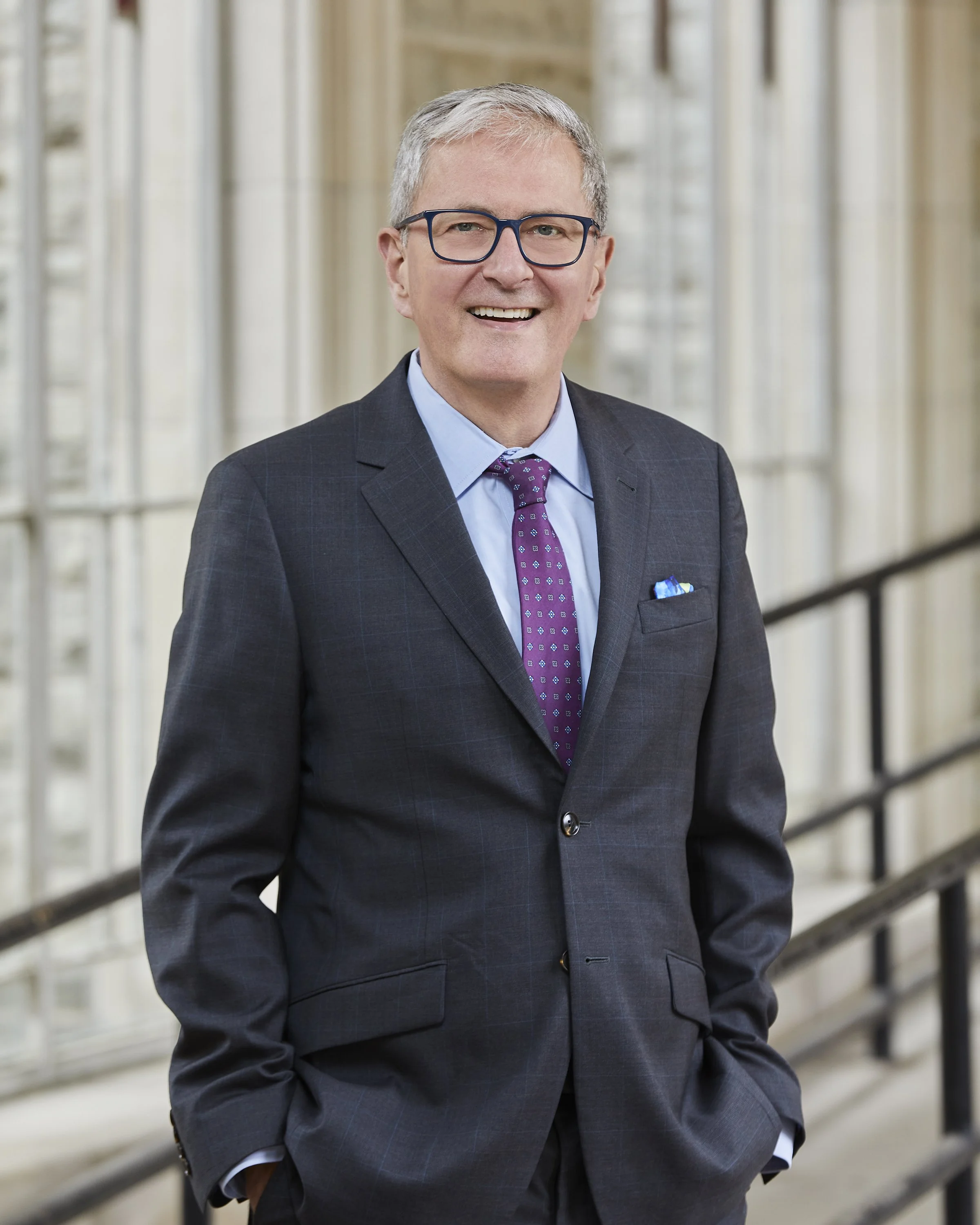 Professional Portraits, Headshots, On location Professional images, Casual business headshots, LinkedIn Headshots, Headshots that tell a story, On location Portraits, Annual Report Photography, 