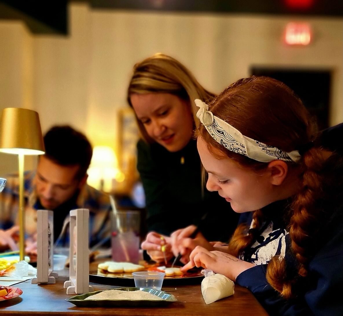 🚨LAST CALL!!🚨
Our last Christmas cookie class of the season is this Sunday, December 14th, 2pm with our friends at @cjsonthird ❄️

This is the last class I will be offering for the 2025 Christmas season!! I hope you can join us for an afternoon of 