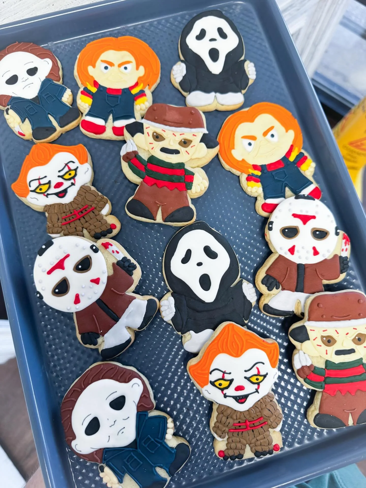 &ldquo;Whatever you do, don&rsquo;t fall asleep.&rdquo; 🔪🔪🔪

#7littlecupcakes #customcookies #halloween #scarymovie #nightmareonelmstreet