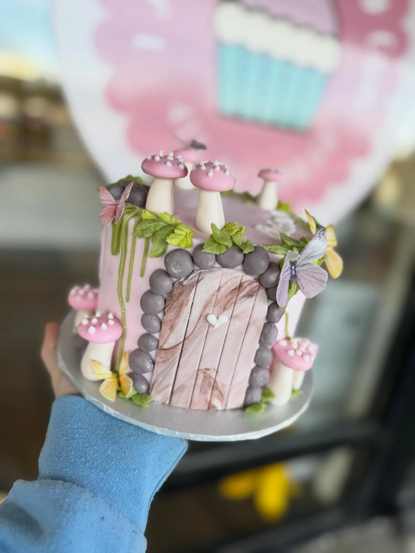 A Fairy First Birthday cake, made for a princess ✨✨✨

#7littlecupcakes #fairyfirstbirthday #happybirthday #perrysburg #toledo