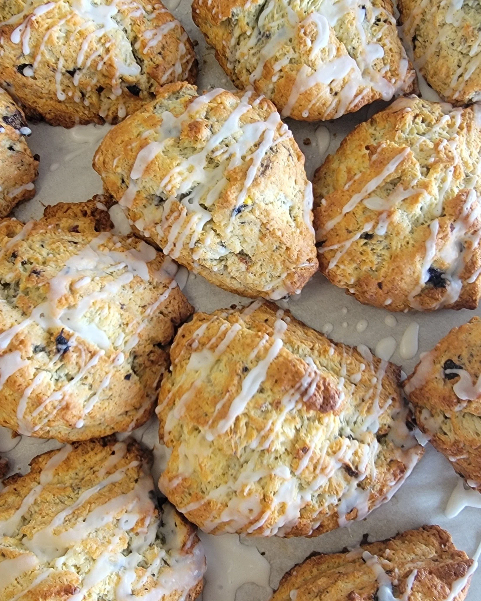 ✨ Scone + Pop-Tart Restock Alert ✨

Your weekend just got a serious upgrade. We&rsquo;ve got four kinds of scones (blueberry, chocolate chip, confetti and cheddar garlic!) AND two  kinds of pop-tarts (raspberry and brown sugar cinnamon!) back in stoc