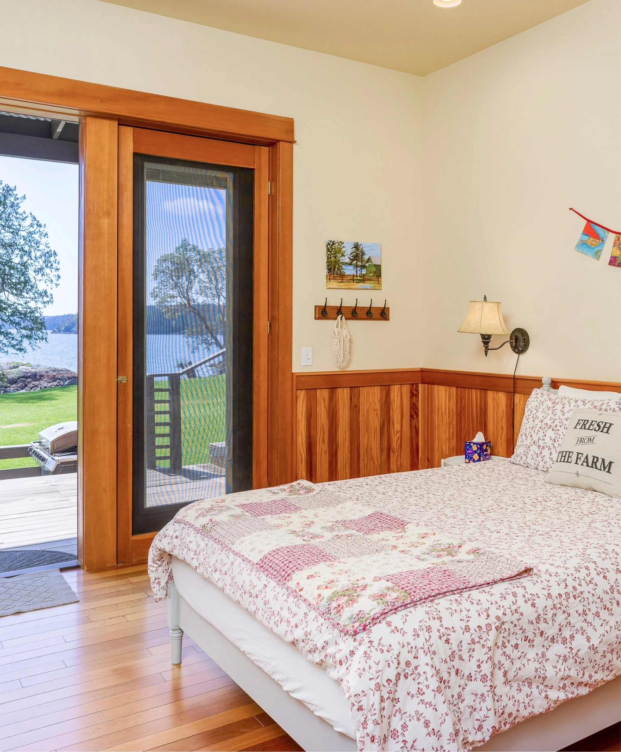 Pebble Cove Orcas Island Hotel 03.jpg