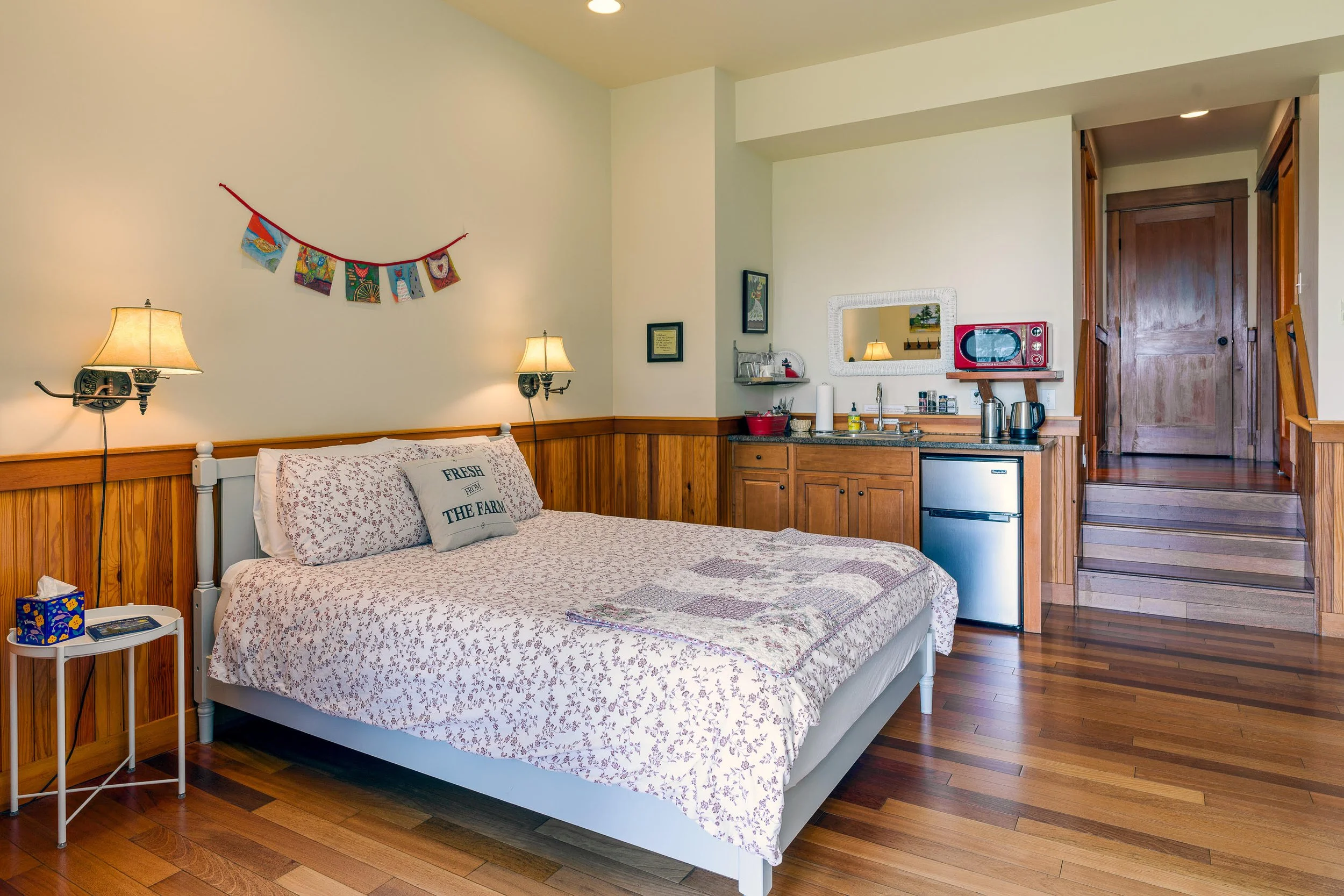 Pebble Cove Hotel on Orcas | Studio 2.jpg