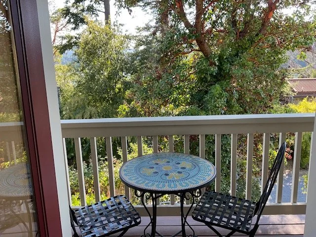 Pebble Cove Hotel on Orcas | Airbnb Eastsound 9.jpg