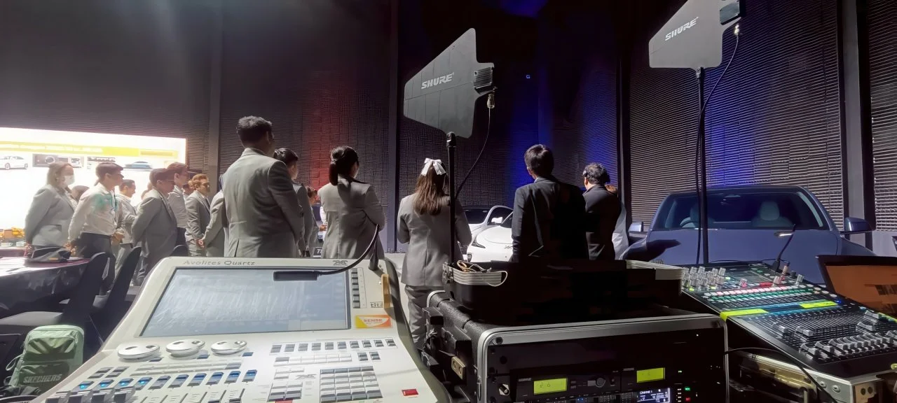 LINE_ALBUM_salf force_251202_1-gigapixel-low resolution v2-1x.jpeg