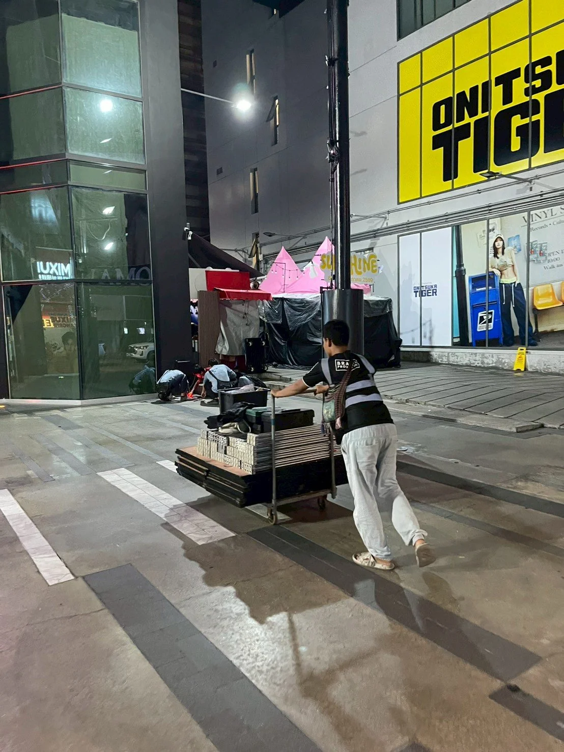 LINE_ALBUM_MIXUE Set up_260511_35.jpg