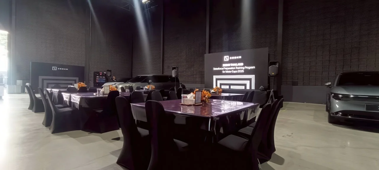 LINE_ALBUM_salf force_251202_7-gigapixel-low resolution v2-1x.jpeg