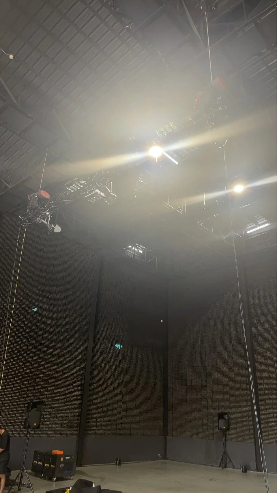 LINE_ALBUM_Saleforce_251202_23-gigapixel-standard v2-1x.jpeg