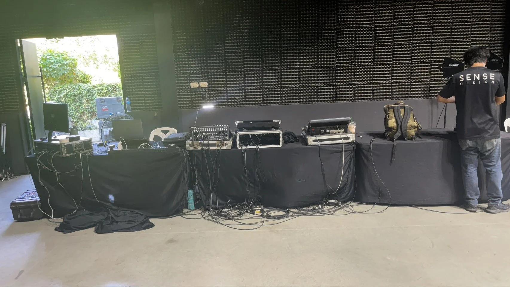 LINE_ALBUM_Saleforce_251202_19-gigapixel-standard v2-1x.jpeg