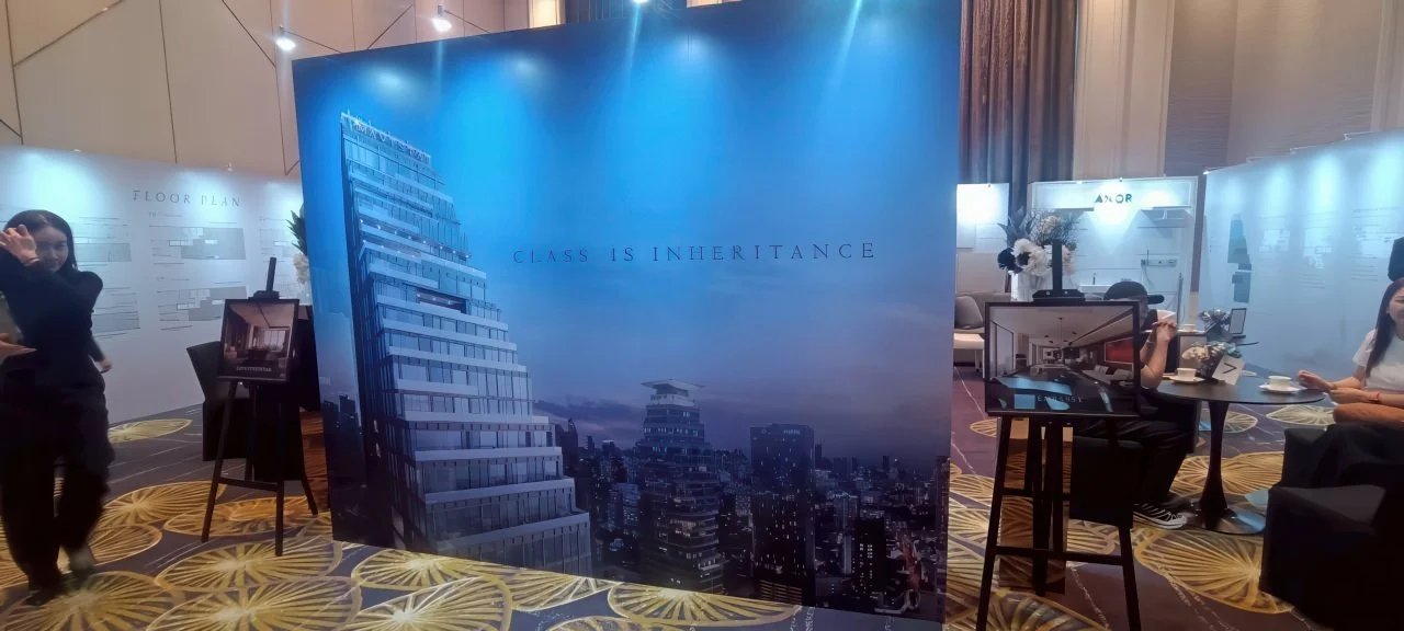 LINE_ALBUM_mavista_251203_44-gigapixel-low resolution v2-1x.jpeg