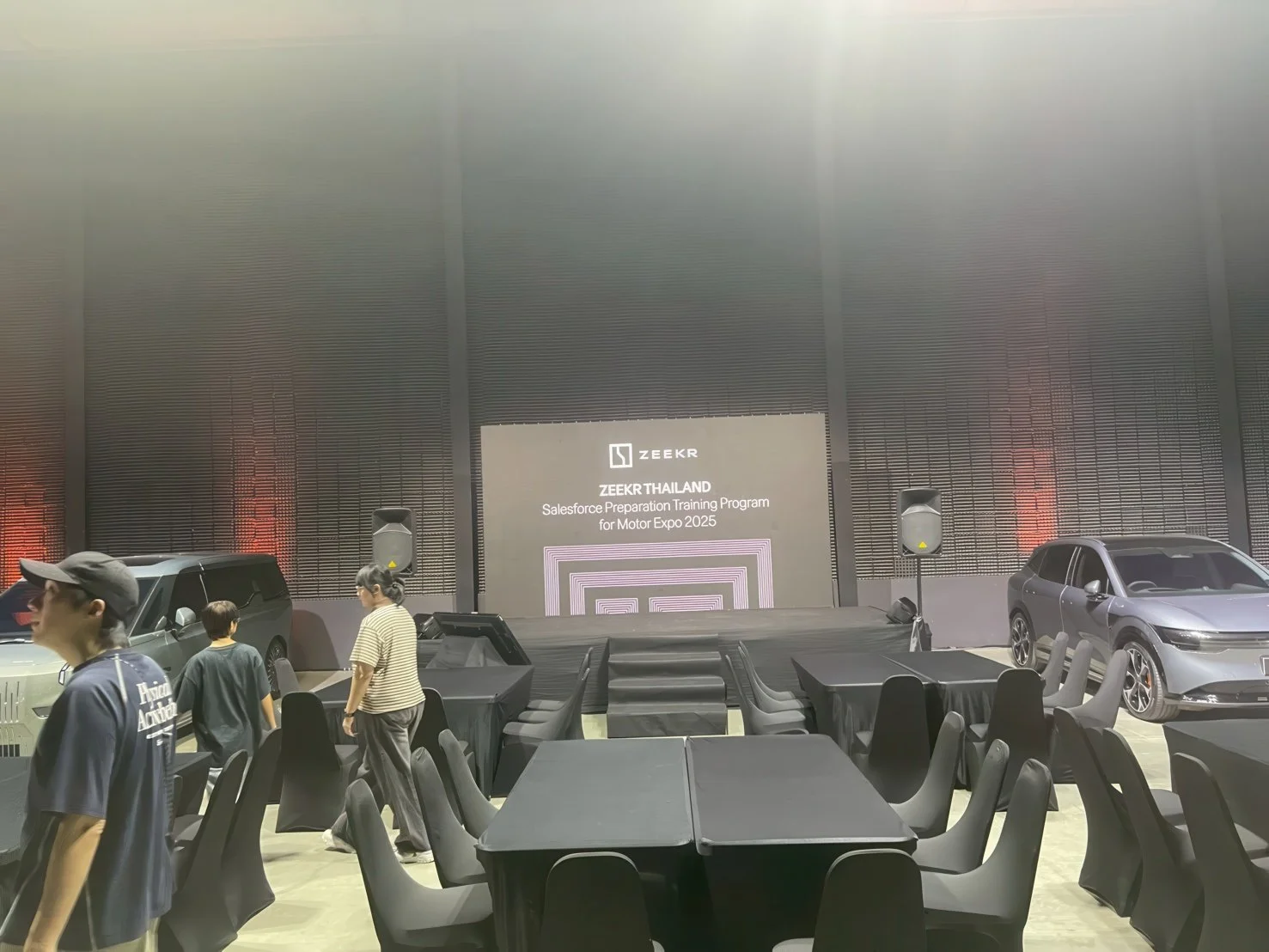 LINE_ALBUM_Saleforce_251202_17-gigapixel-low resolution v2-1x.jpeg