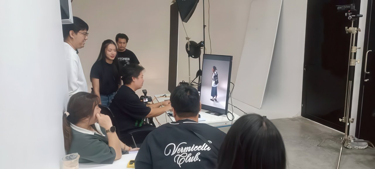 LINE_ALBUM_ถ่ายโปรโมท Breaker x OHANA_251202_52-gigapixel-low resolution v2-1x.jpeg