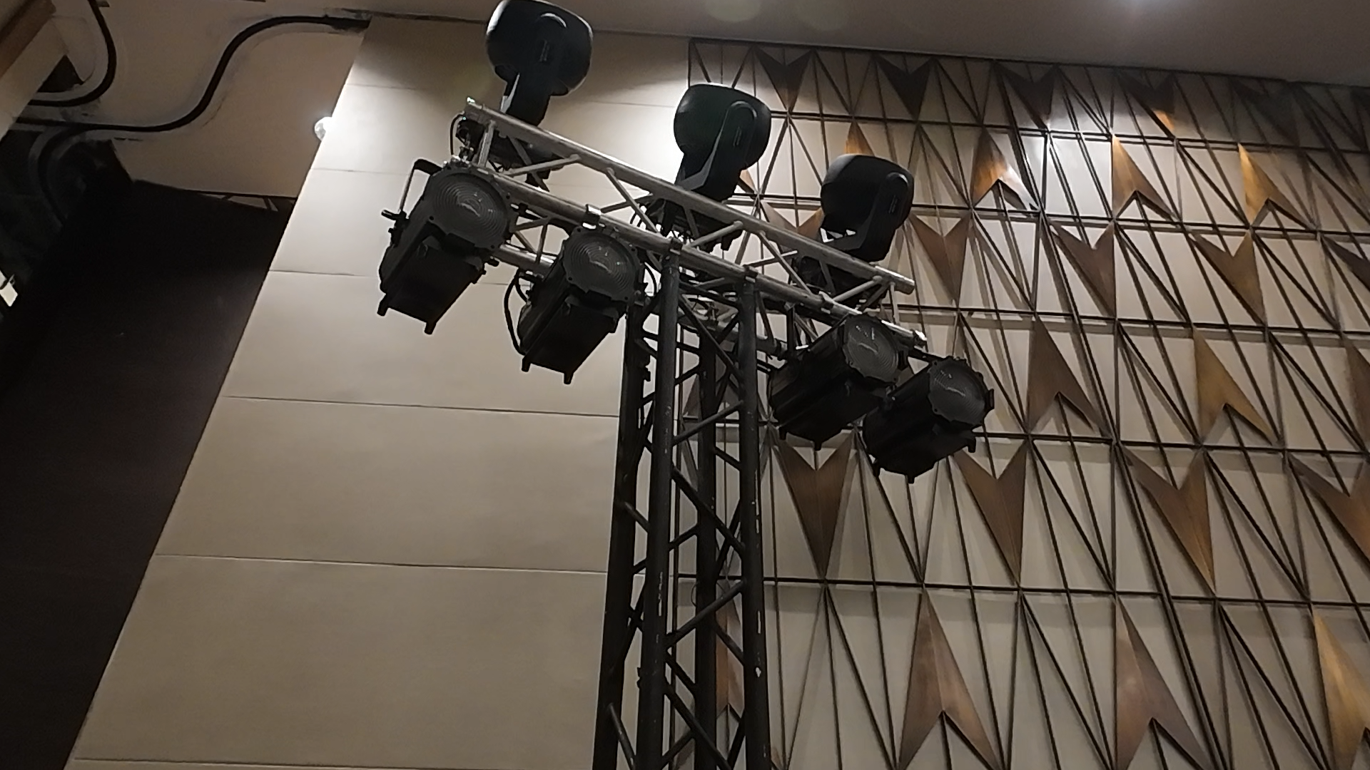 DJI_20260818175536_0001_D.00_35_56_05.Still006.png
