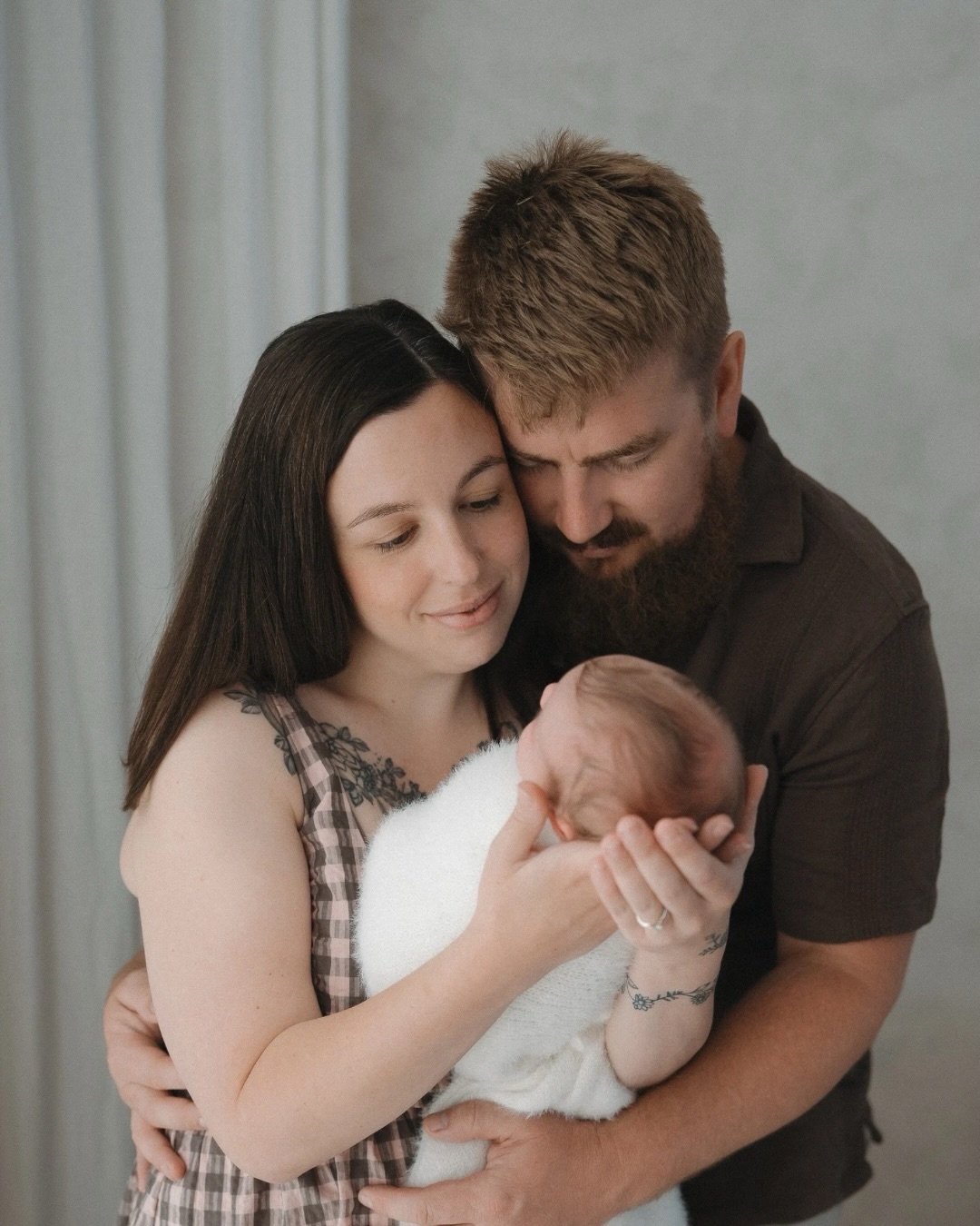 Miss Florence 🥹 

Guys, my friends made the cutest baby. That is all. 

#newborn #newbornphotography #newbornphotographer #newbornsnuggles #naturalnewbornphotography