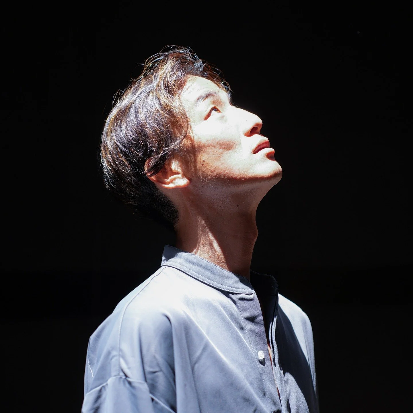 😉
名古屋駅周辺にて、ポートレート撮影をさせていただきました📸街の雰囲気と自然光を活かして、シンプルで力強い一枚に。撮影させていただき、ありがとうございました。

#ポートレイト #名駅周辺で撮影 #ロケーション撮影 #出張撮影 #プロフィール写真 #自然光ポートレート#名古屋カメラマン #愛知カメラマン #名古屋駅