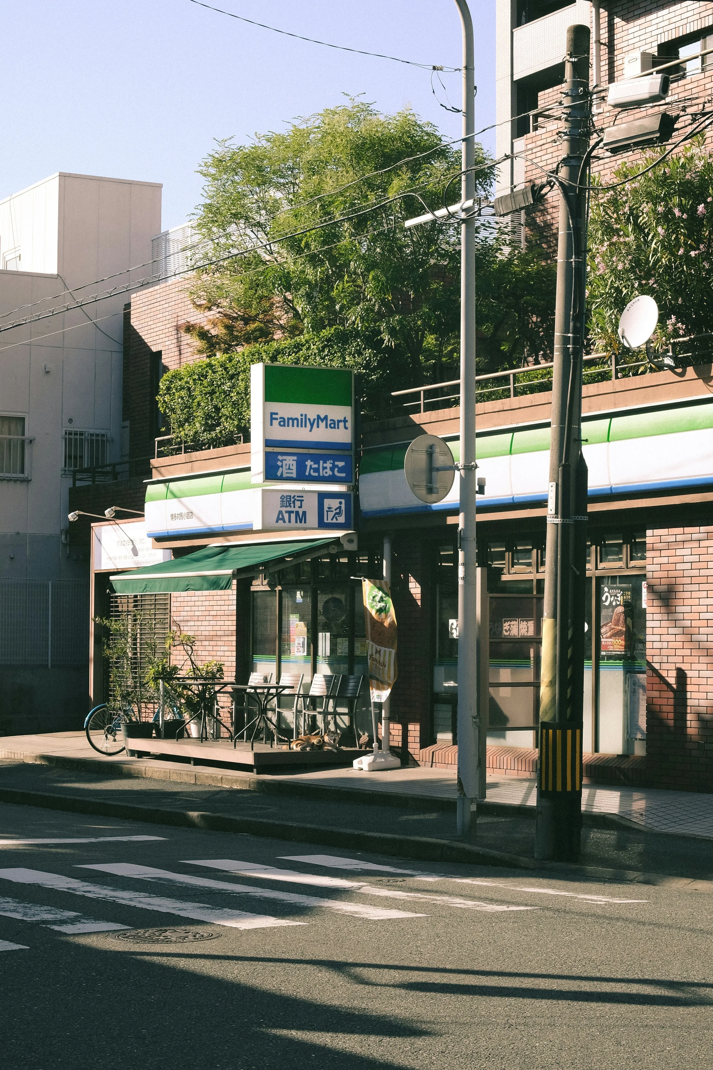 family-mart-konbini-exterior