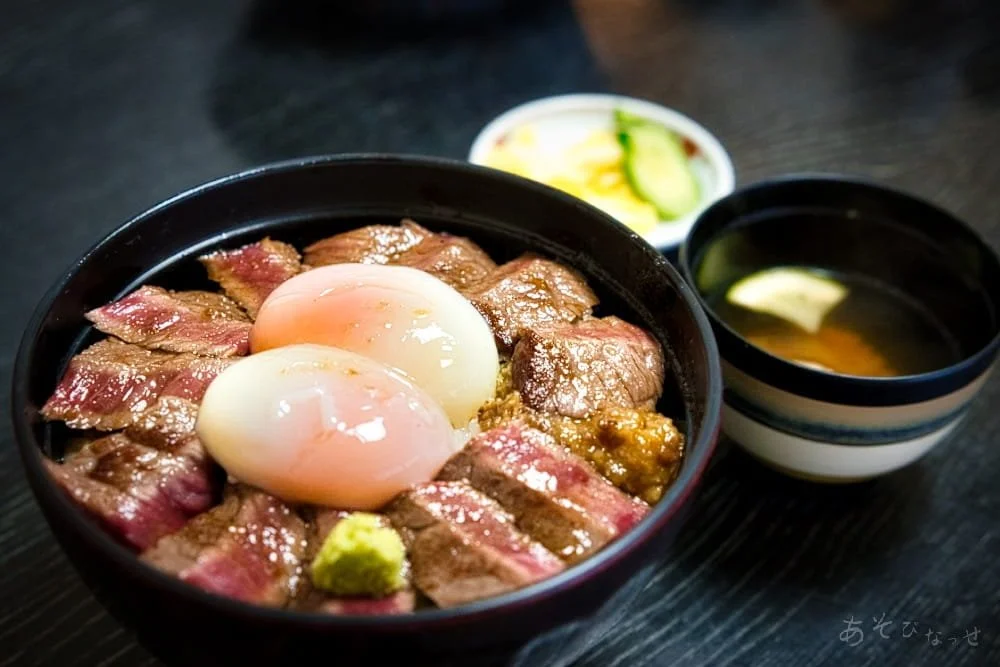 Akagyu-don — Kumamoto Akaushi wagyu over rice with hot spring eggs at Imakin Shokudo, Aso