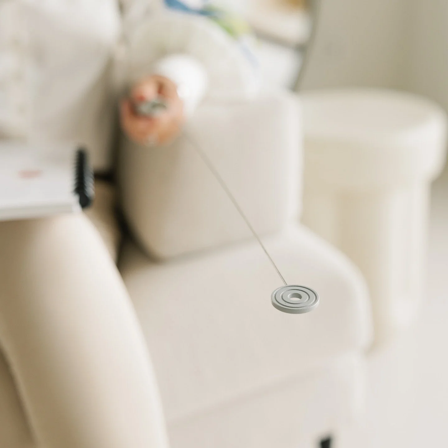 NEI-sessie
NEI staat voor Neuro Emotionele Integratie en is een methode die helpt emotionele en lichamelijke klachten bij de kern aan te pakken. Veel klachten of terugkerende patronen hebben een oorsprong in ons onderbewuste. Omdat we daar met ons de