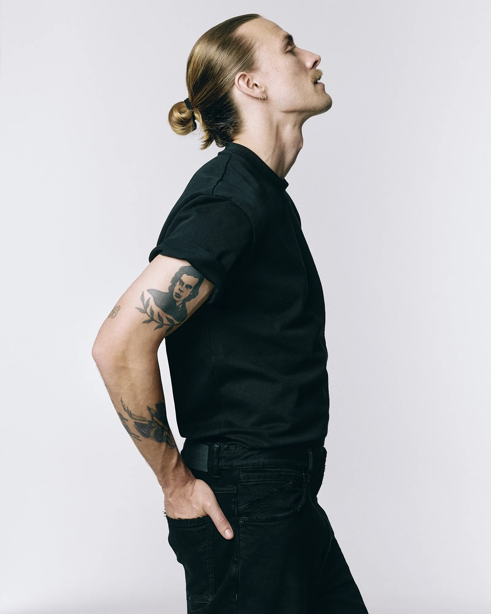 _AW24_Campaign_Studio_Day1_Shot_16_Fall_Men_Quirky_Denim_0307_final_1_jLow.jpg