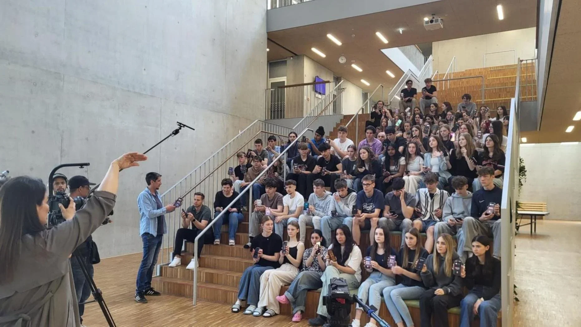 21 Tage ohne Smartphone -  Das Handyexperiment: Schulklassen gesucht!