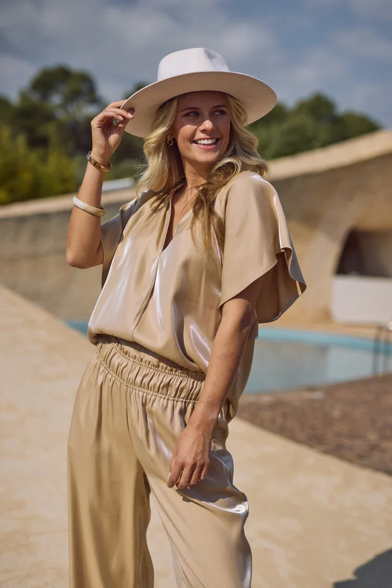 Taylor Top Shiny sand.webp