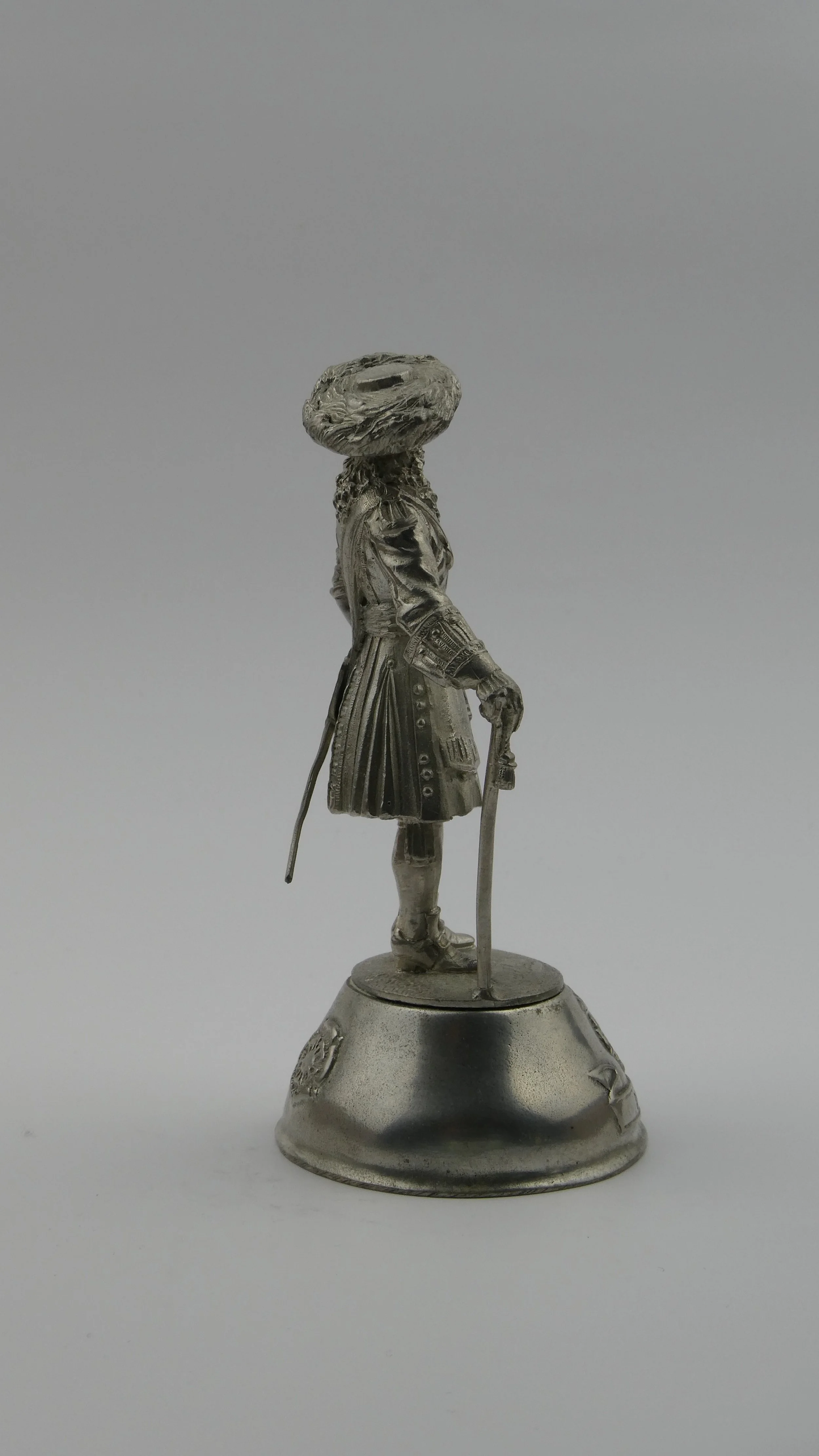 Officer of the Queen Dowagers Regiment of Foot c 1686