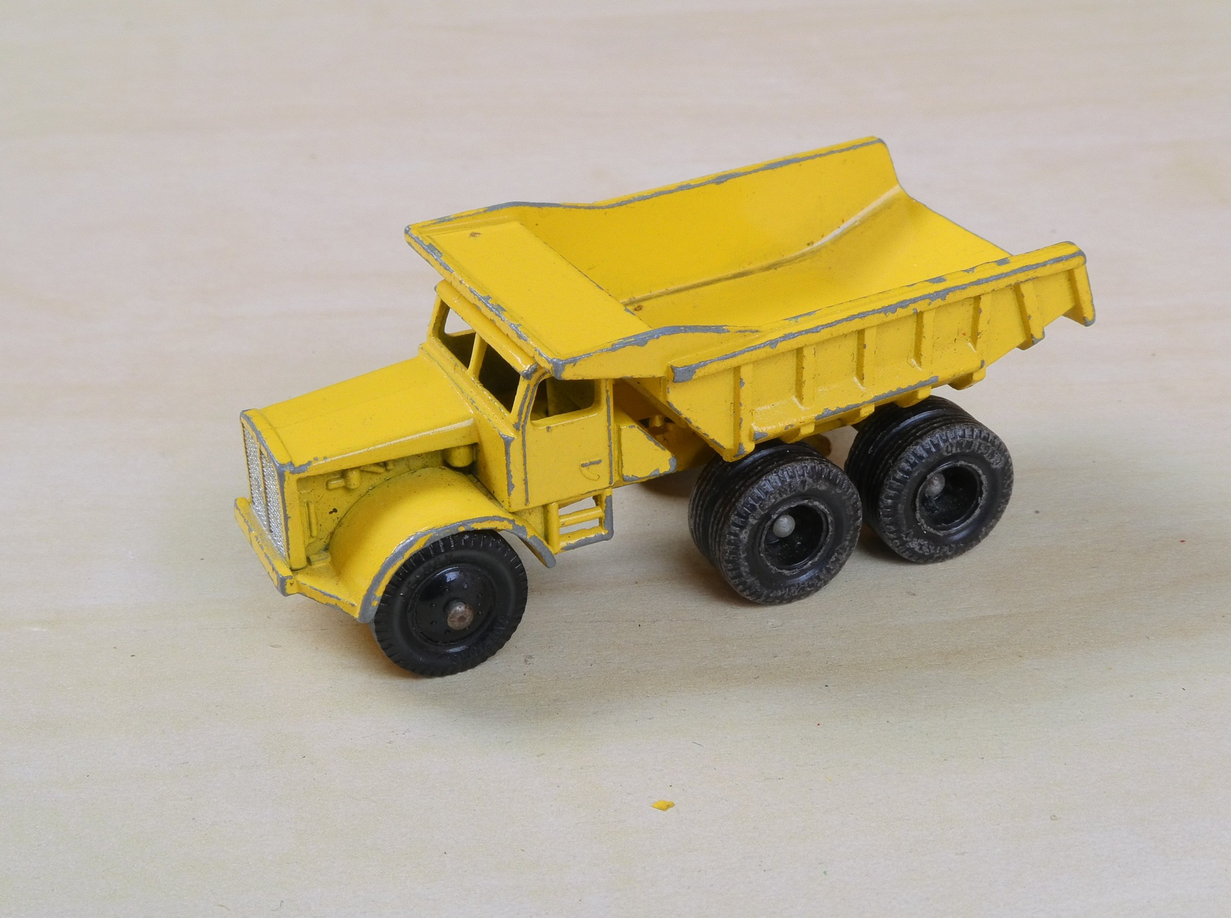 Lesney Nr 6 Euclid Dump Truck