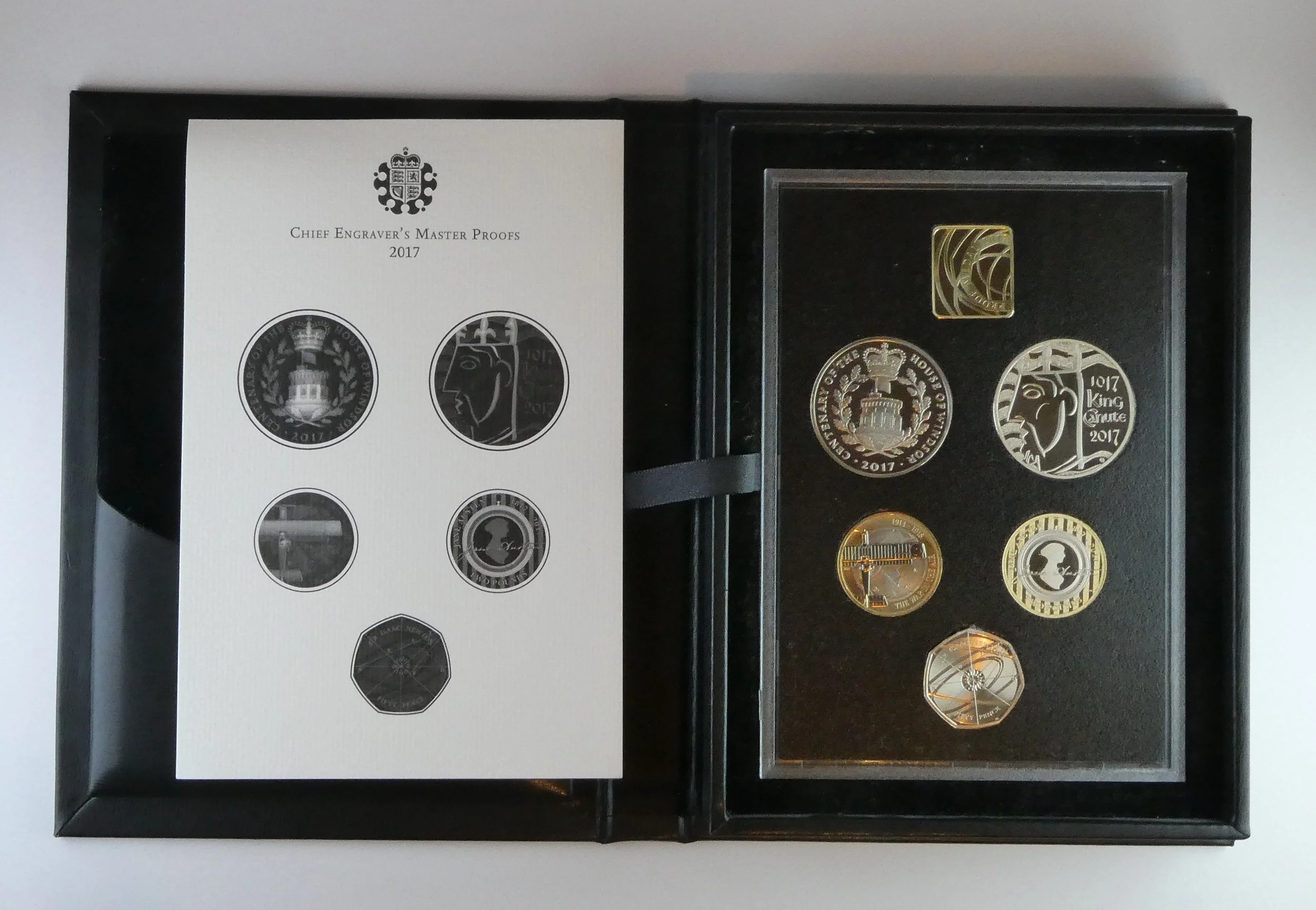 Royal Mint Commemorative Proof Set 2017 with card showing contents