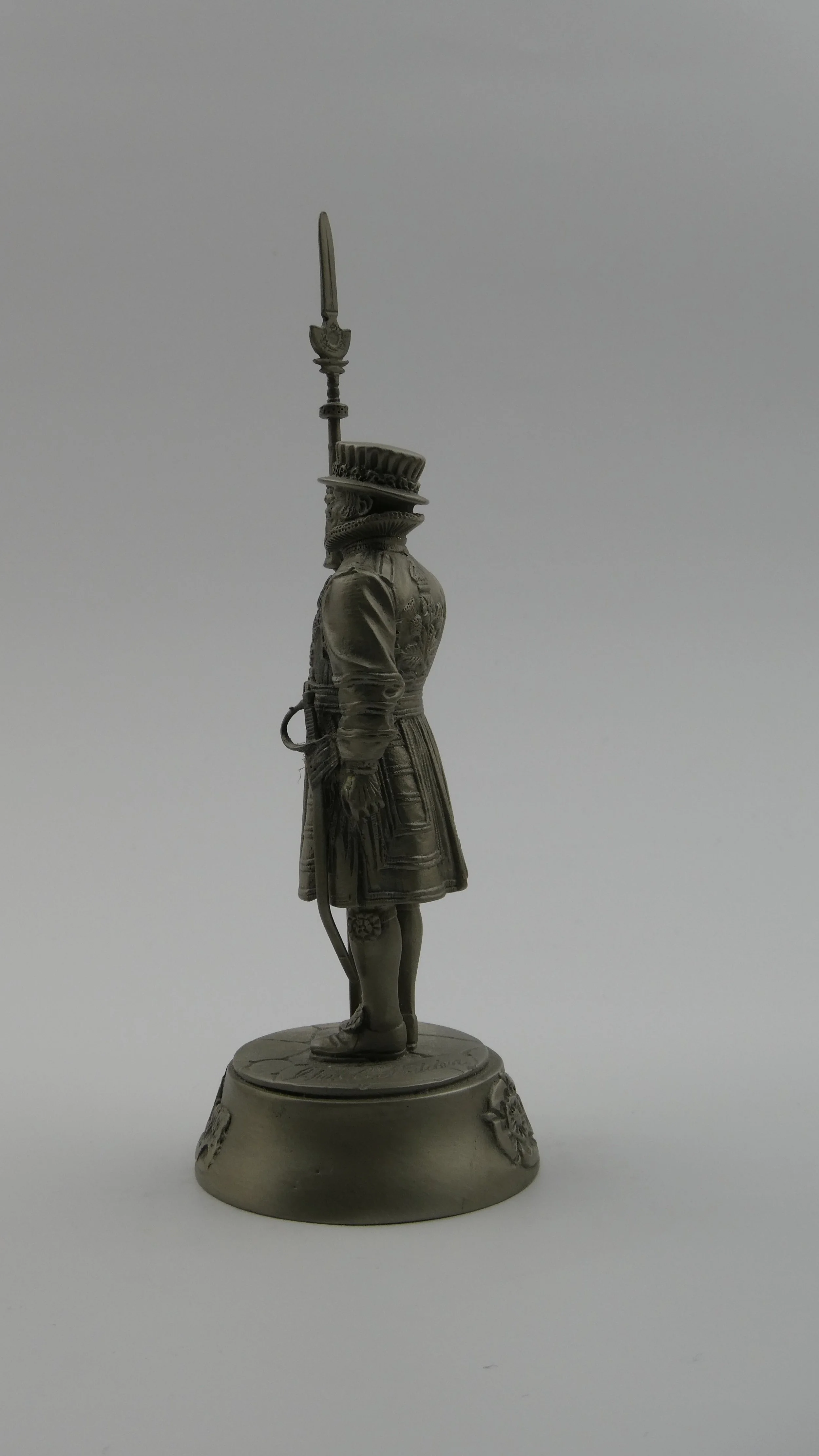 Yeoman Warder