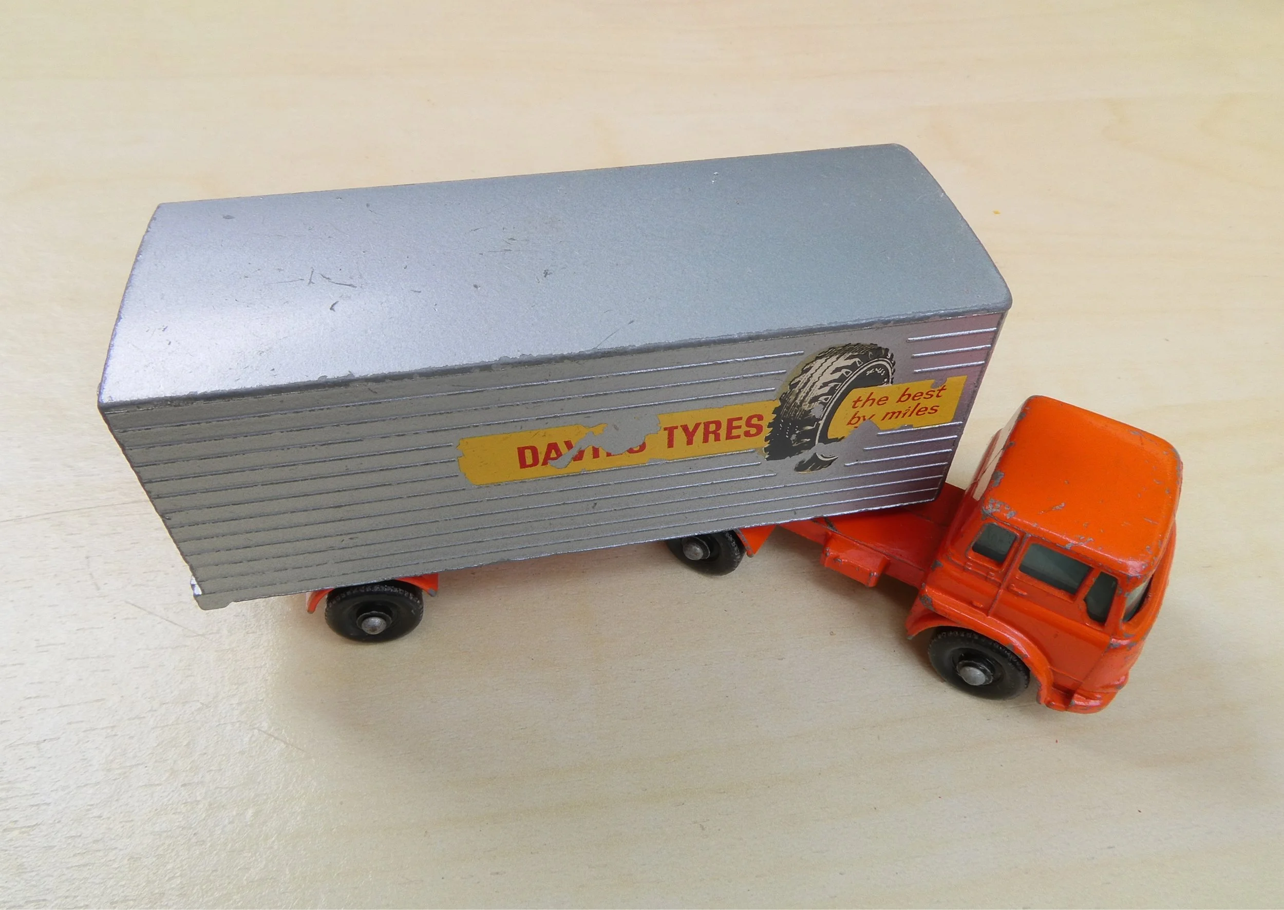 Lesney Major Pack Nr 2 Bedford Tractor and York Freightmaster Trailer