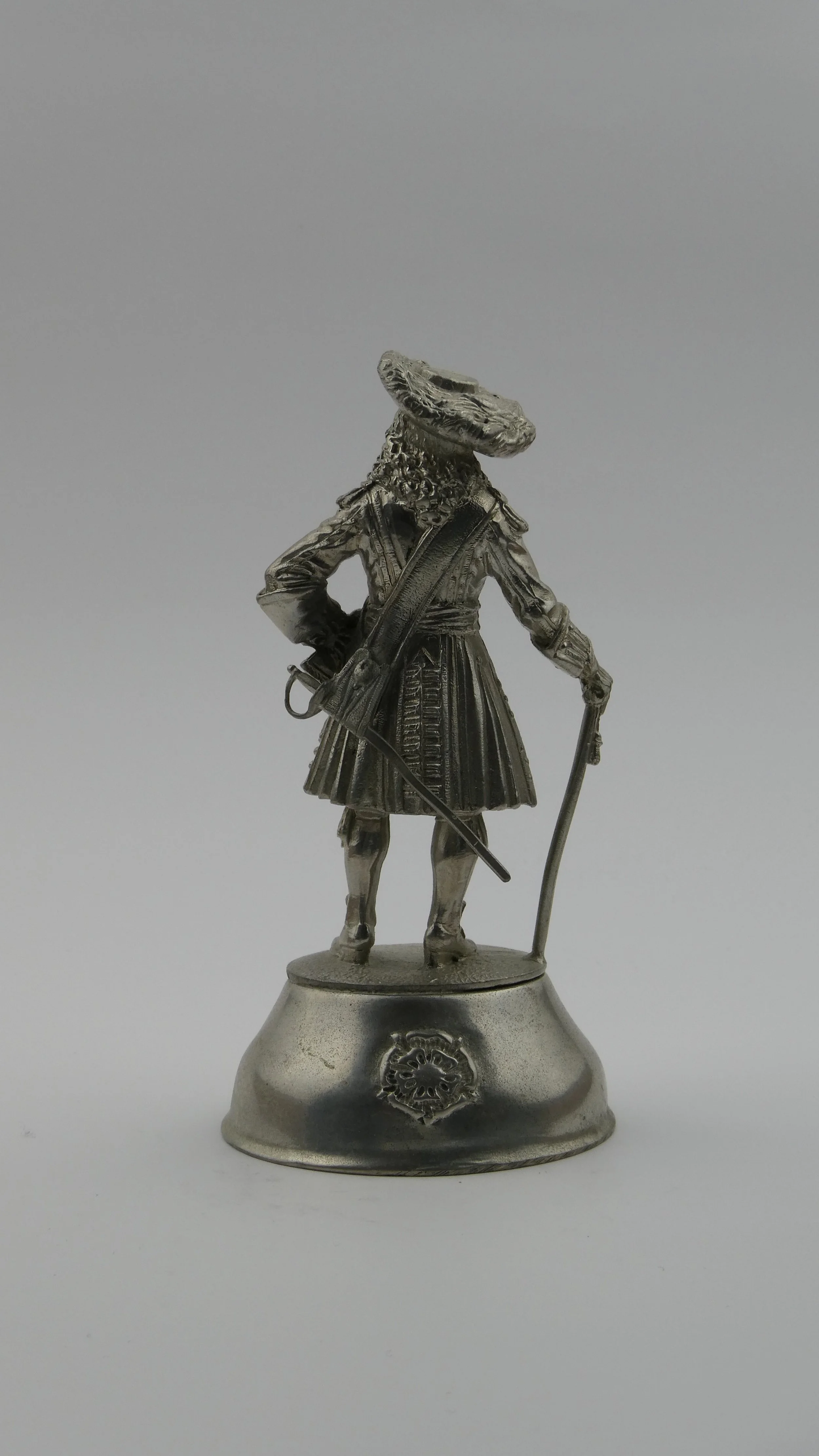 Officer of the Queen Dowagers Regiment of Foot c 1686