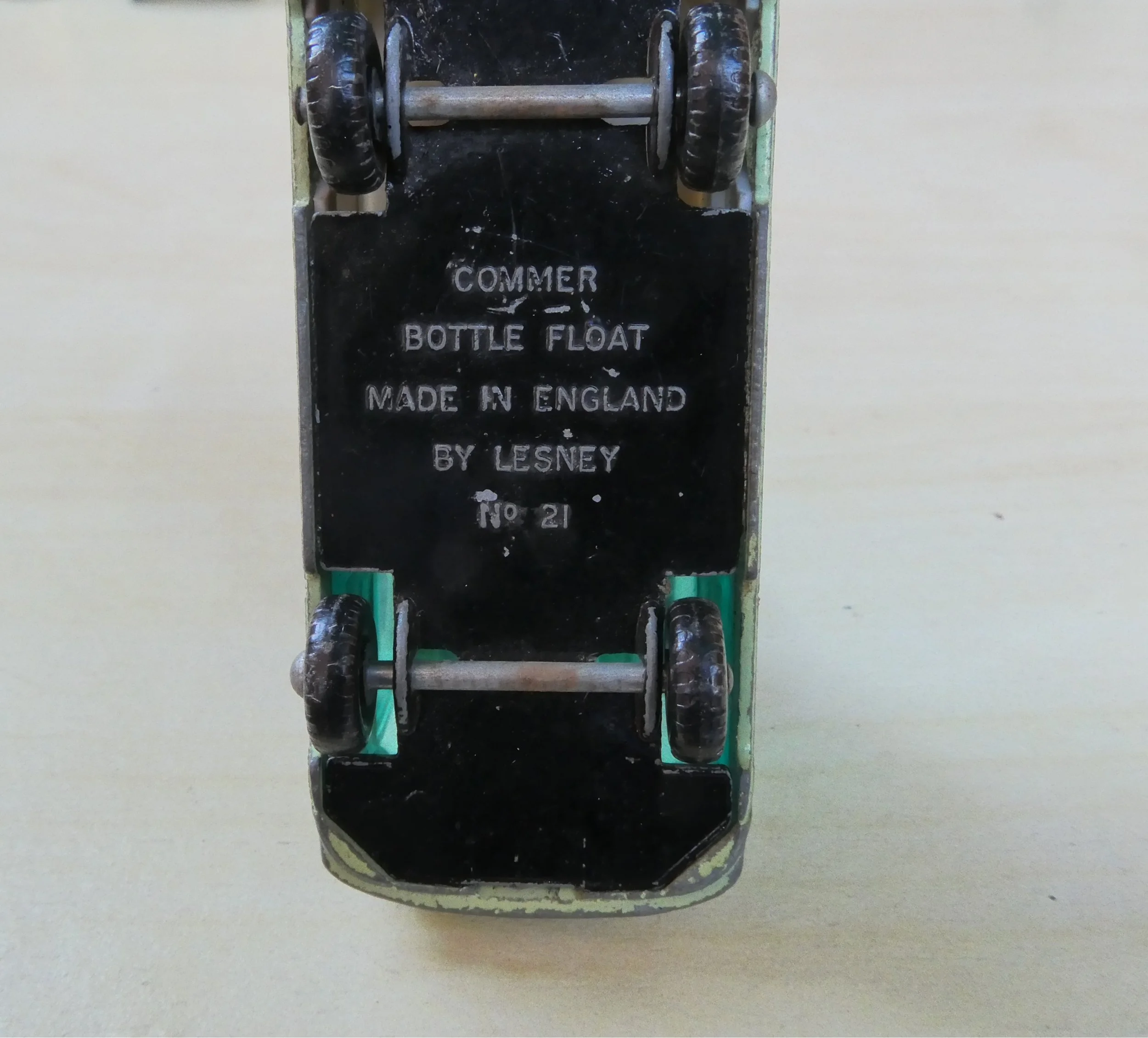 Lesney Nr 21 Commer Bottle Float