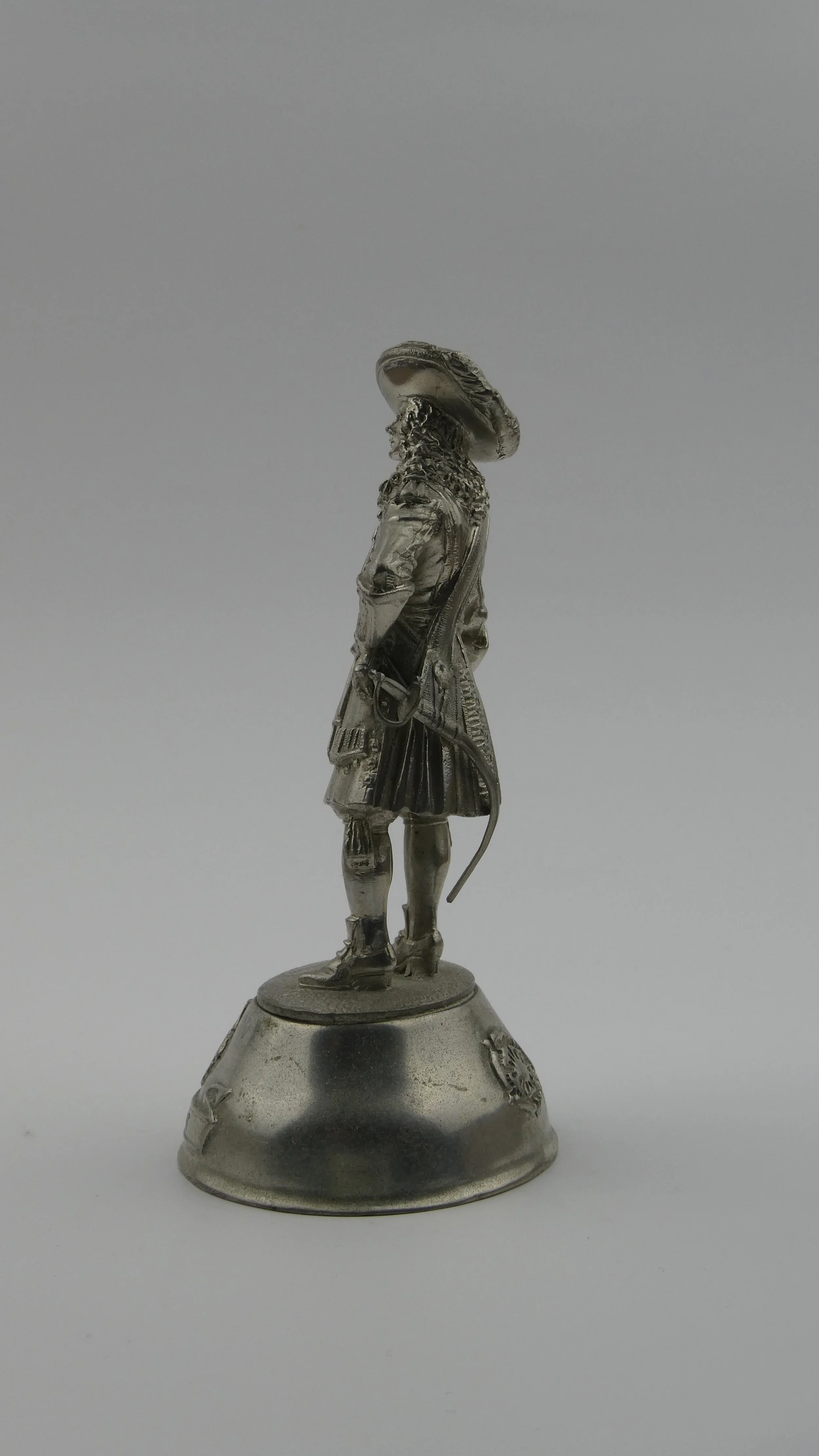 Officer of the Queen Dowagers Regiment of Foot c 1686