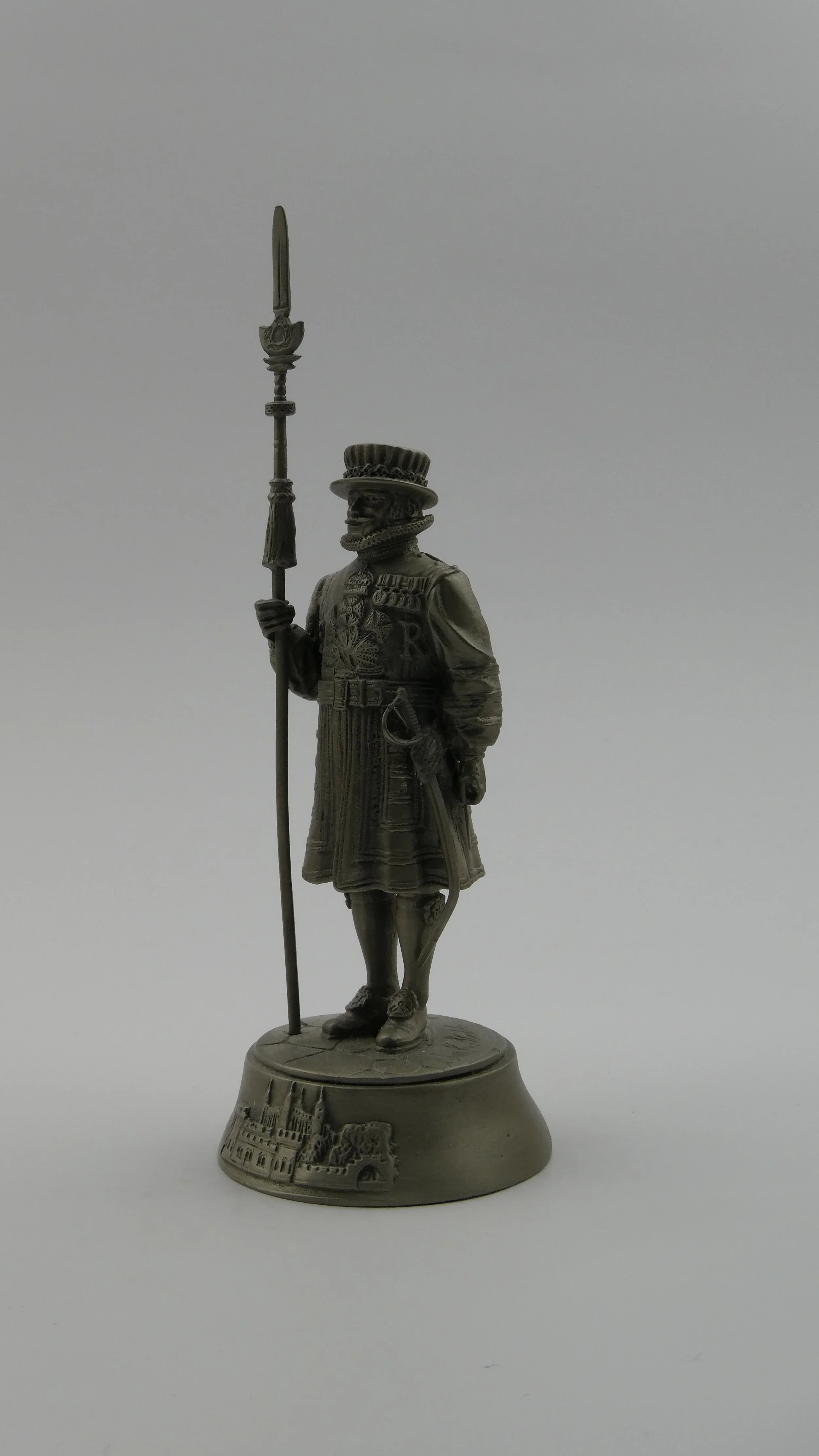 Yeoman Warder