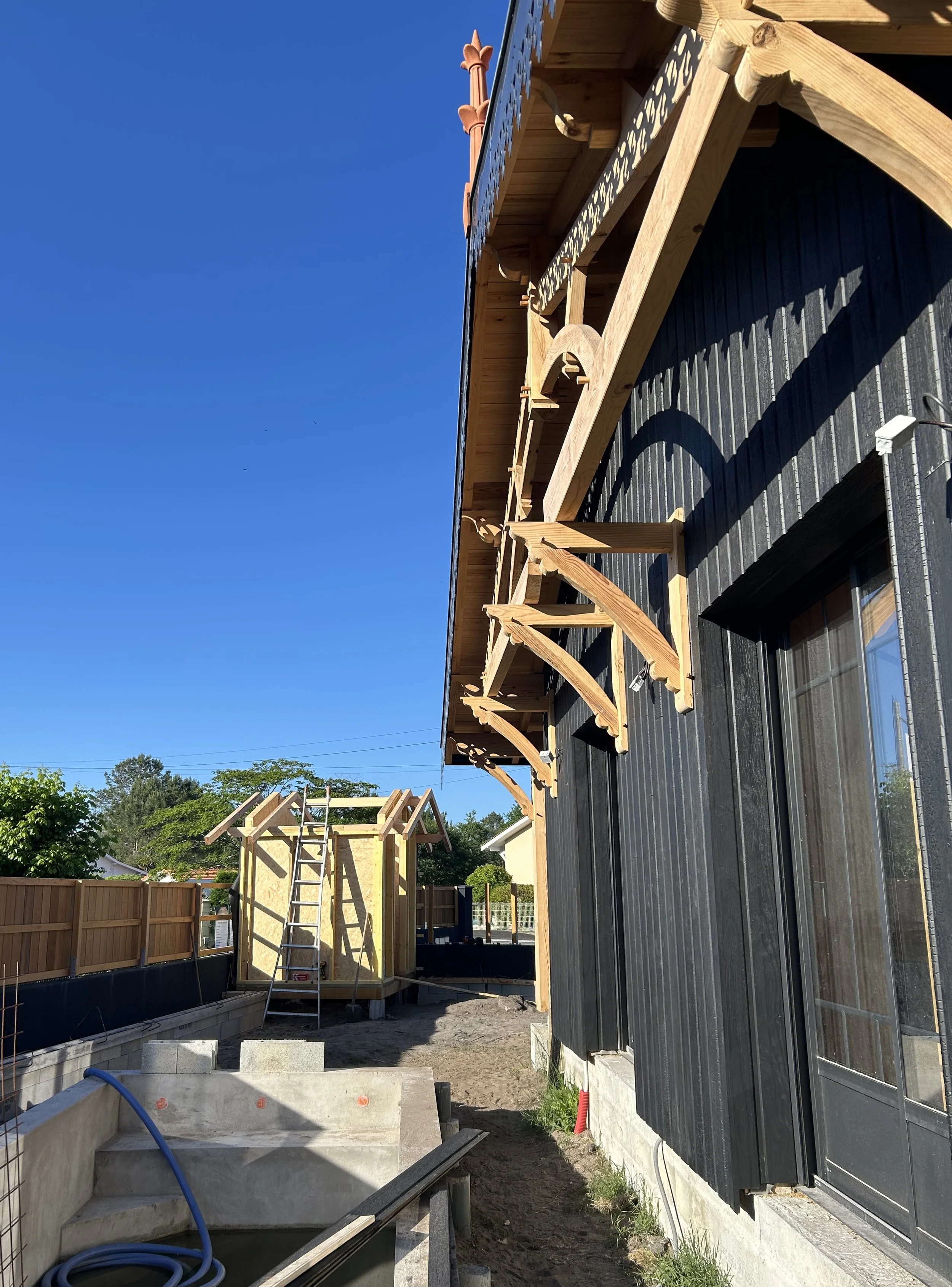 maison en bois brulé , bassin d'Arcachon 