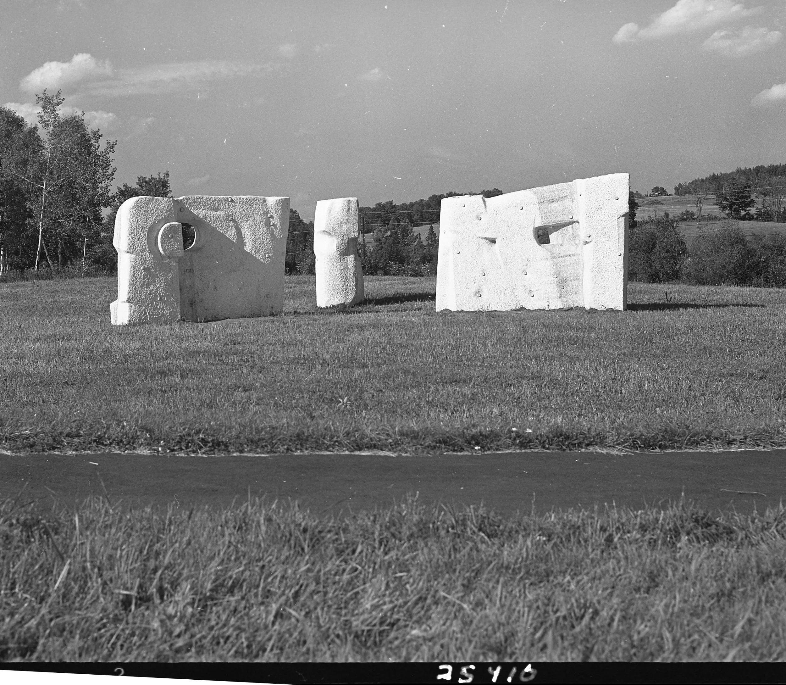 'Trois Traces' ('Three Traces'), Yasuo Mizui, Japan. Original Installation 1968, Closed Weigh Station I 89 North between Exits 4 and 5.