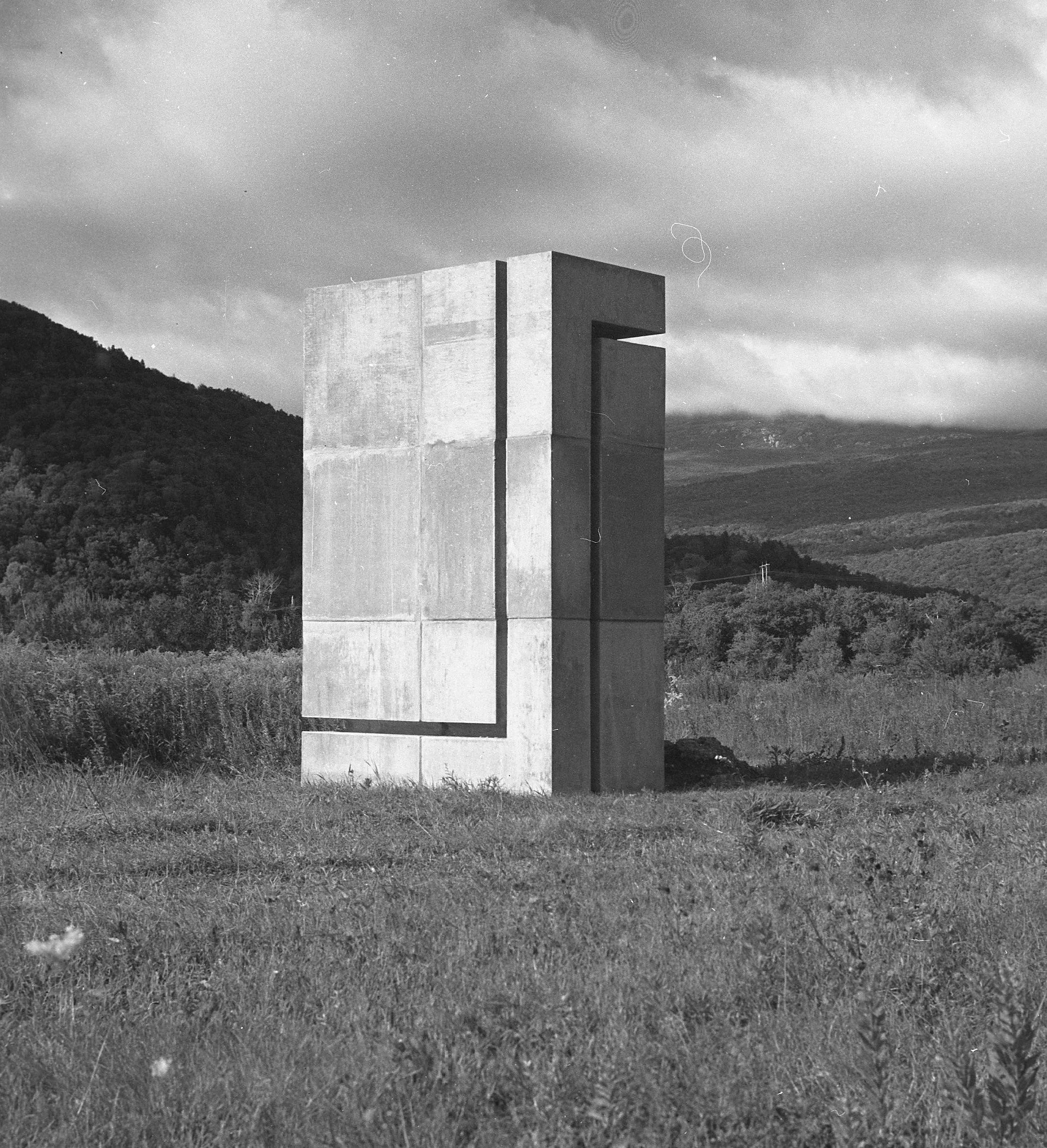 Artur Dieter Trantenroth, Bochum, Germany. "Untitled". Original installation 1971, I 89 South between exits 11 and 10.