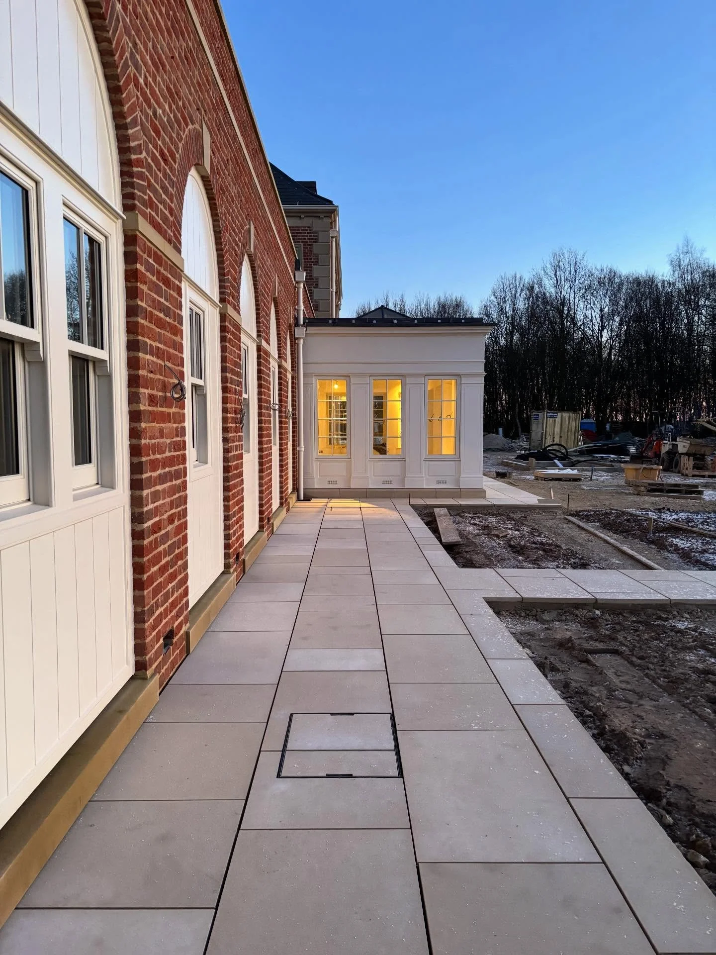January on site at this beautiful new build in North Yorkshire 🪏 Progress despite the relentless rain and freezing temperatures. 

Architect: @bramhallblenkharnleonard 
Main contractor: @johnellisbuilders 
Garden concept design: @thelandscapeagency 