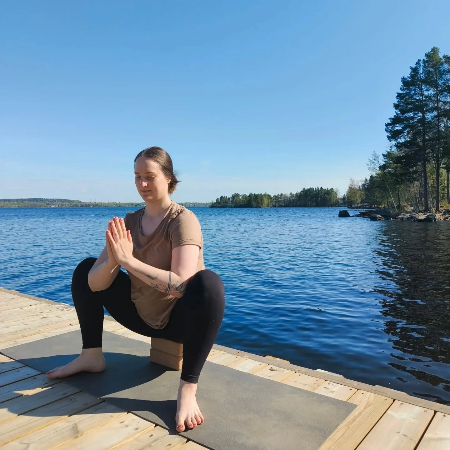 Maaliskuun viimeisell&auml; viikolla vietet&auml;&auml;n Endometrioosi viikkoa, joten t&auml;ss&auml; postauksessa muutama jooga-asana, joista me Joogaa Pirkkalan opet ollaan itse saatu apua lantion ja kehon kireyksiin 🫶

Endometrioosi koskettaa Joo