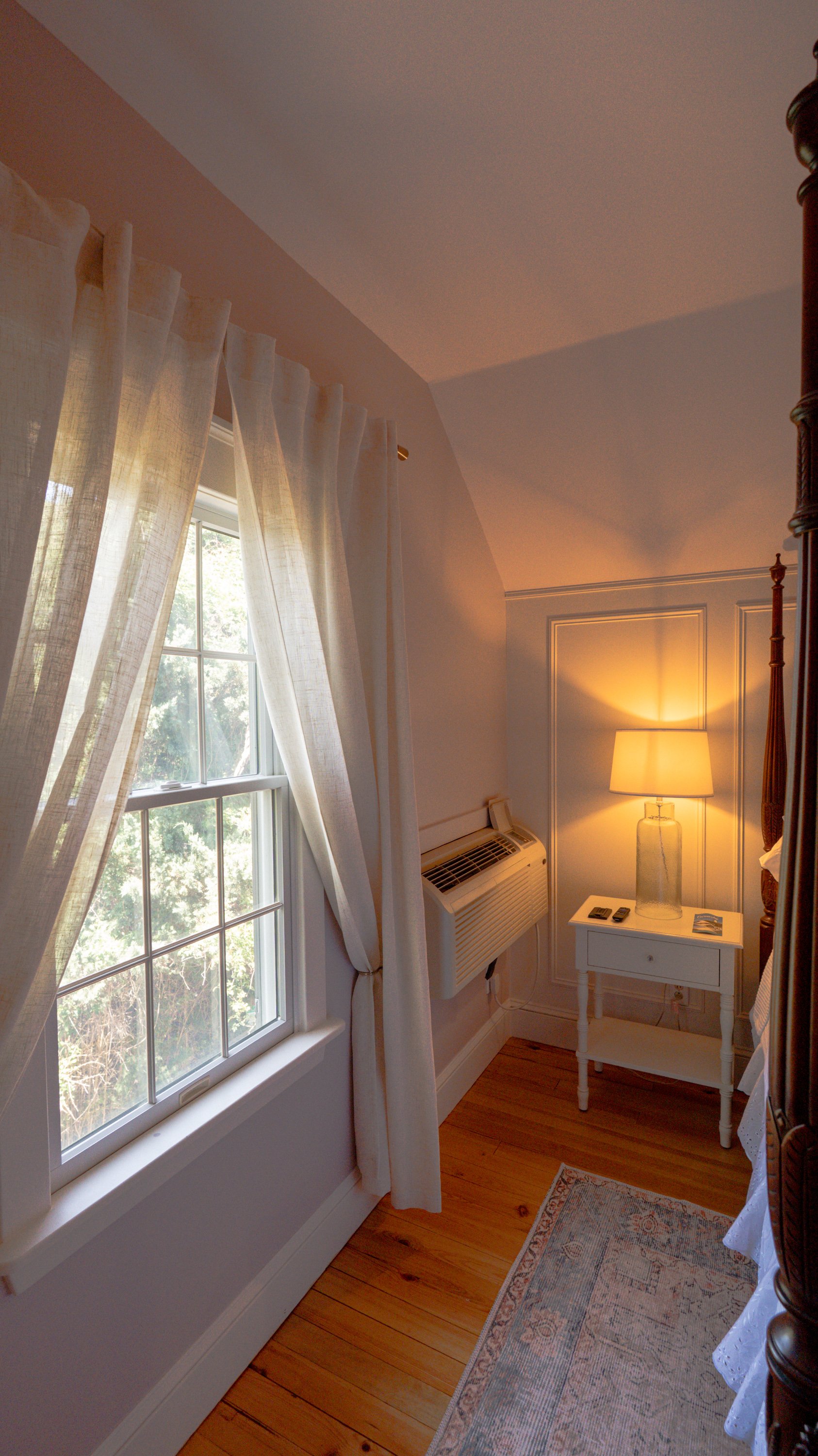 Whydah suite bathroom