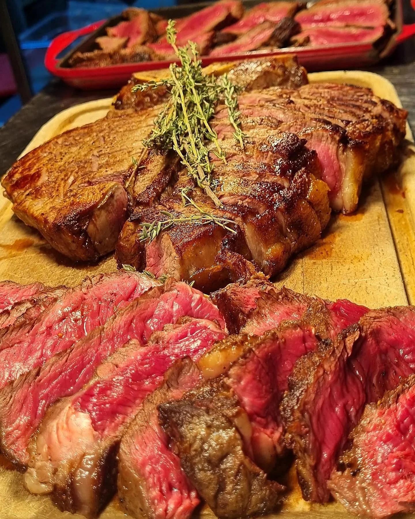 Versneden porterhouse op de plank