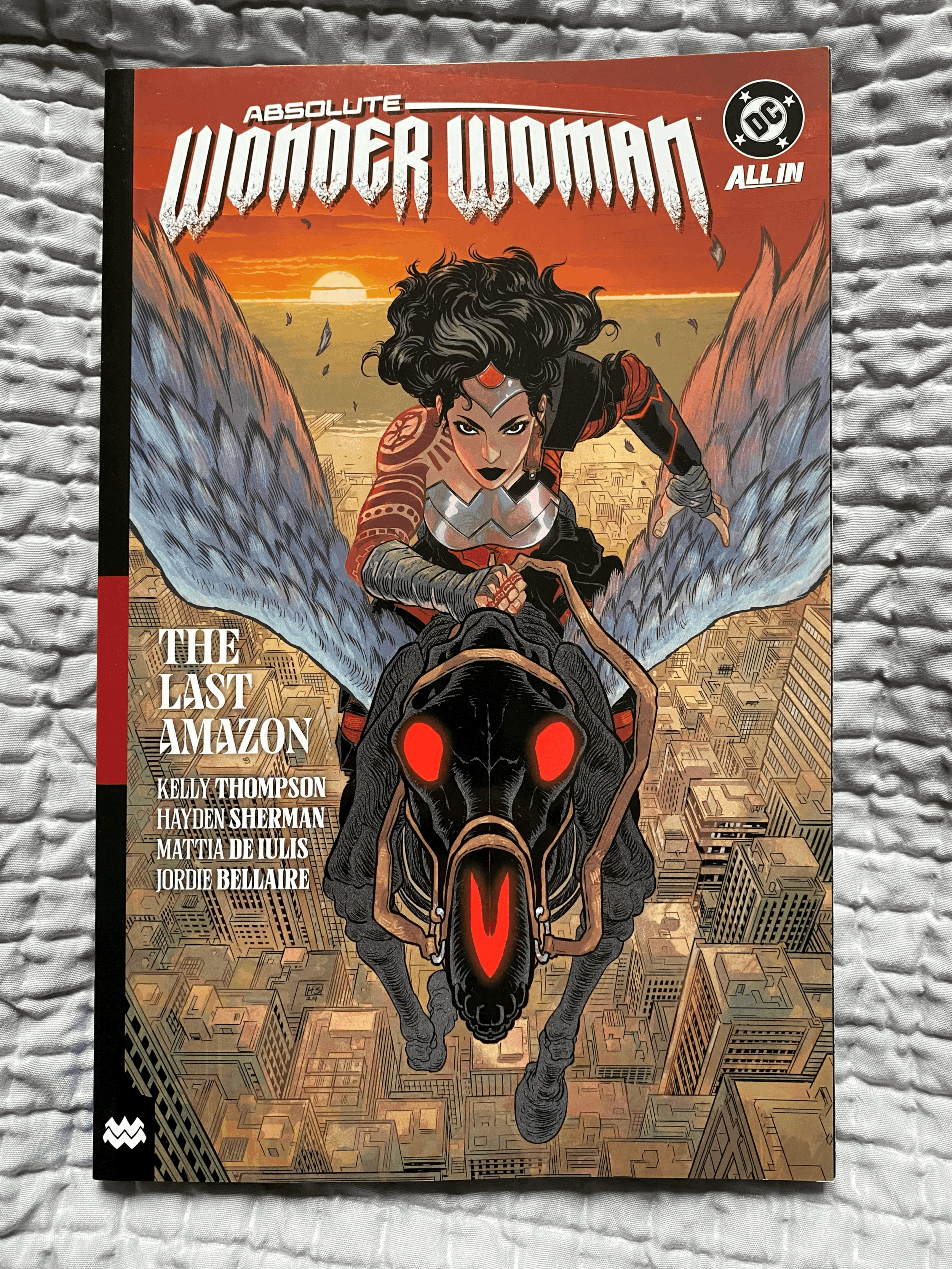Absolute Wonder Woman Vol. 1