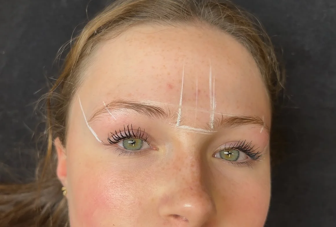 ✨Shape &amp; Tint✨

#FlawlessBrows