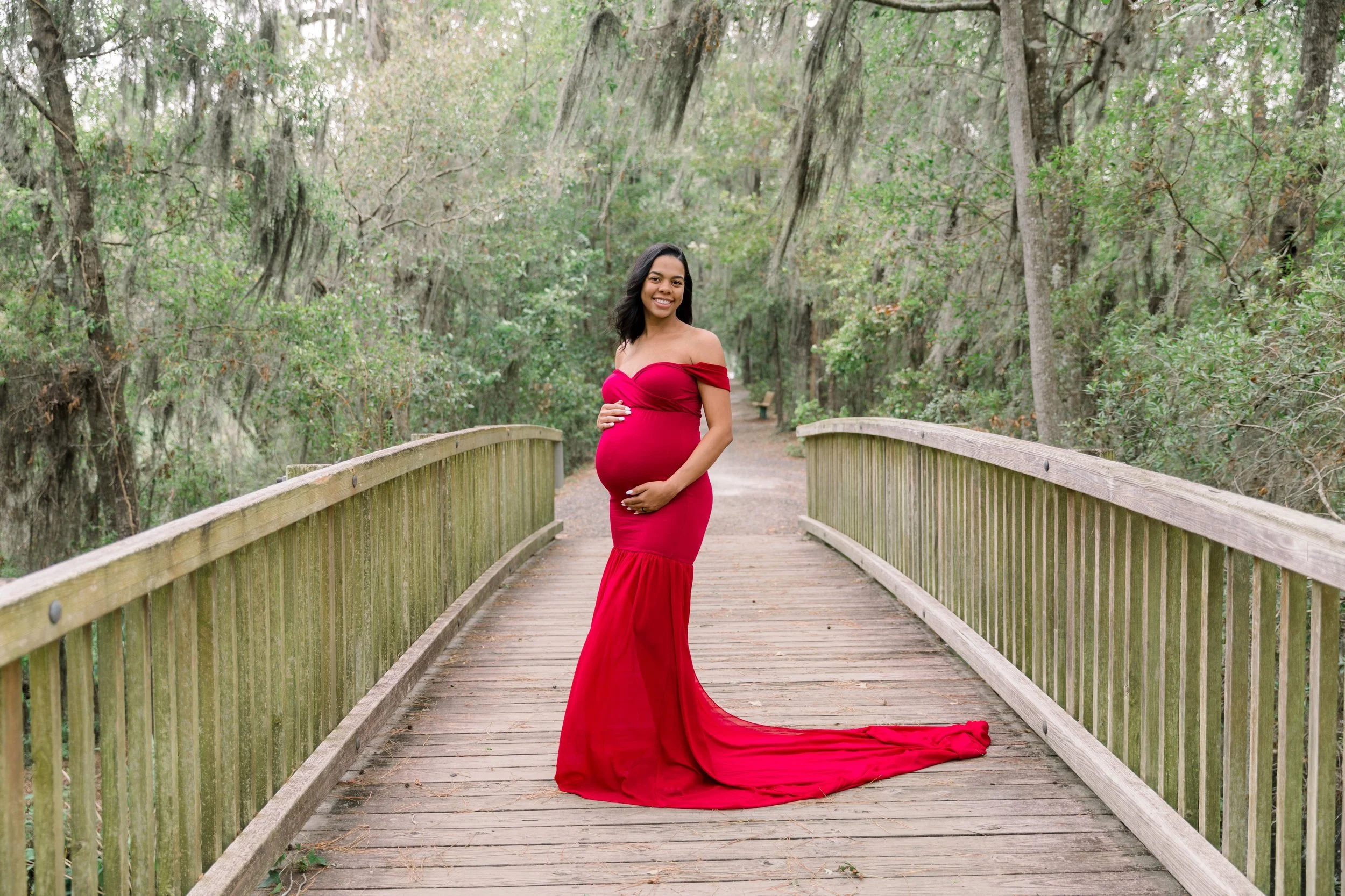 The Perfect Time for Maternity Photography in Savannah