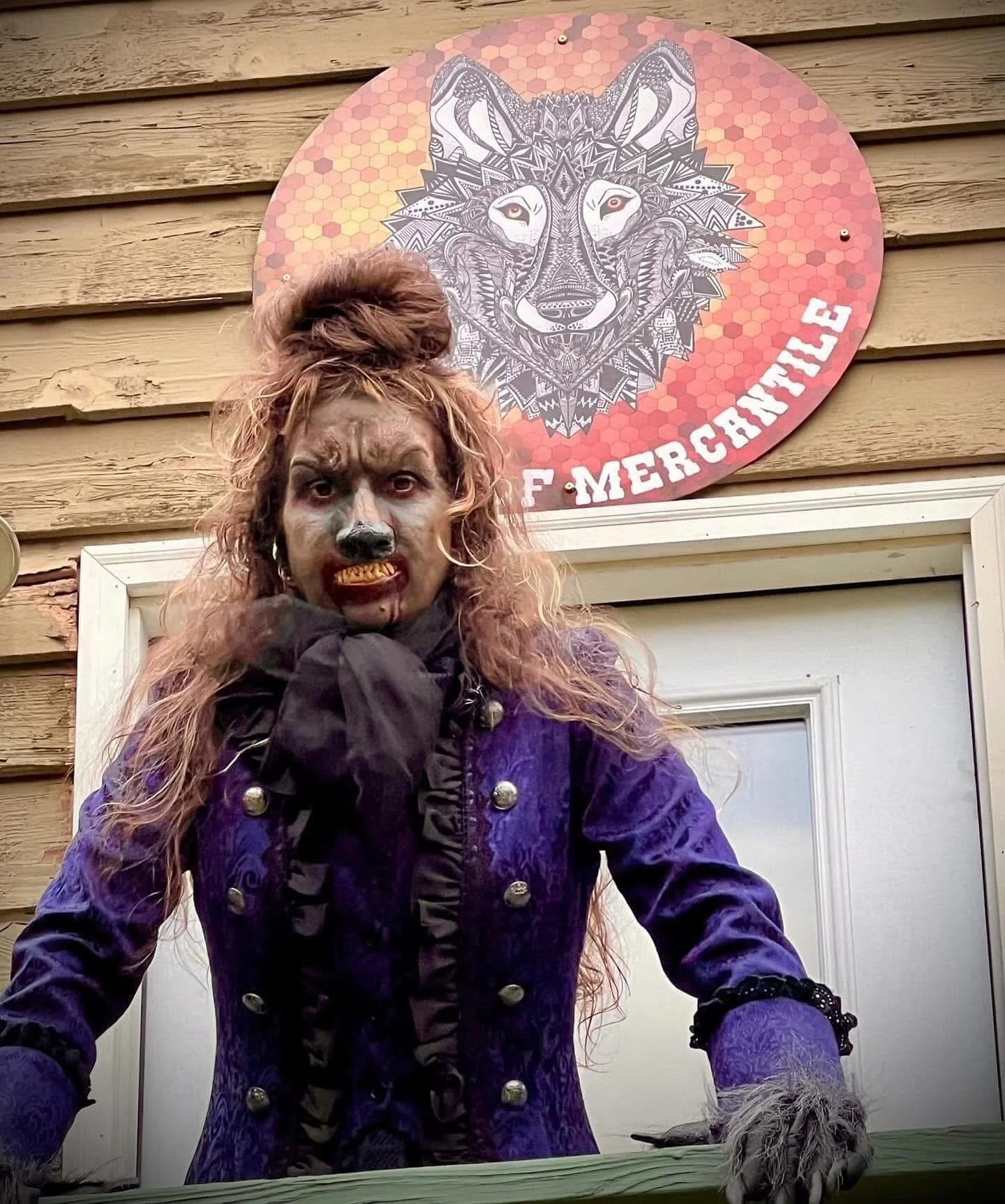 Happy Halloween from HoneywolfMercantile.com! 

🎃🍯🐺

Starting Nov. 1st, we&rsquo;ll be donating to our local food banks&mdash;with a portion of your purchases&mdash;through the holidays this year. Thank you. 

#honeywolfmercantile #happyhalloween 