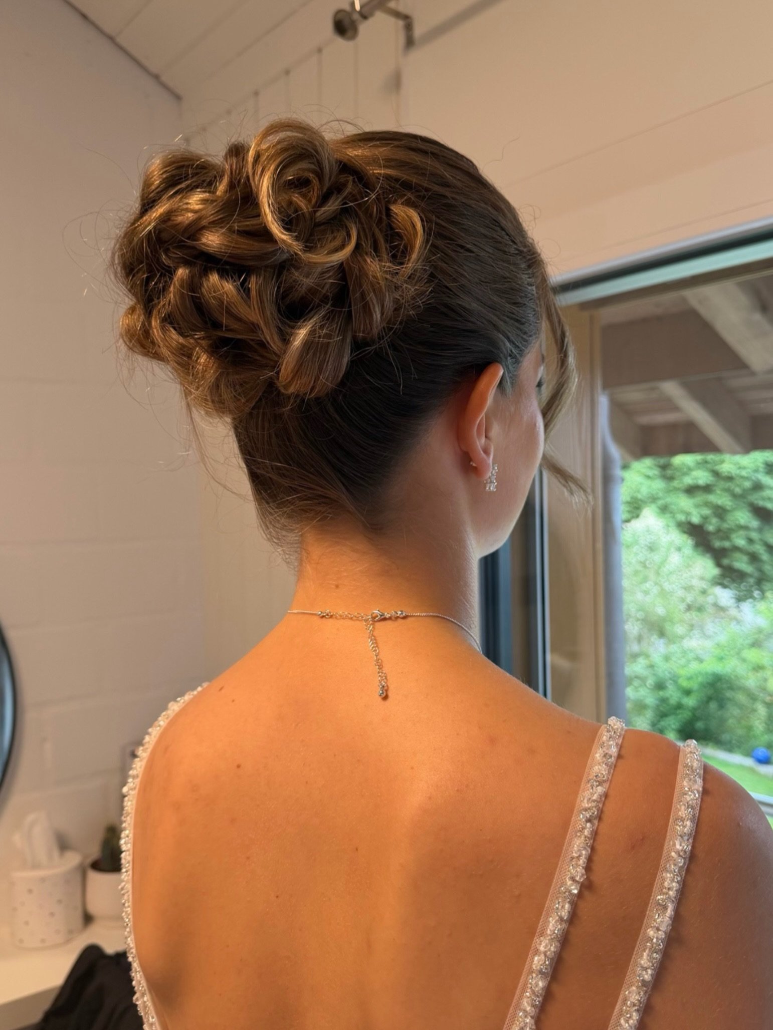 Ein kleiner R&uuml;ckblick auf diese wundersch&ouml;ne Braut vom Samstag. 🤍✨

#brautfrisur #bridalhair #weddinghair #brautstyling #hochzeit