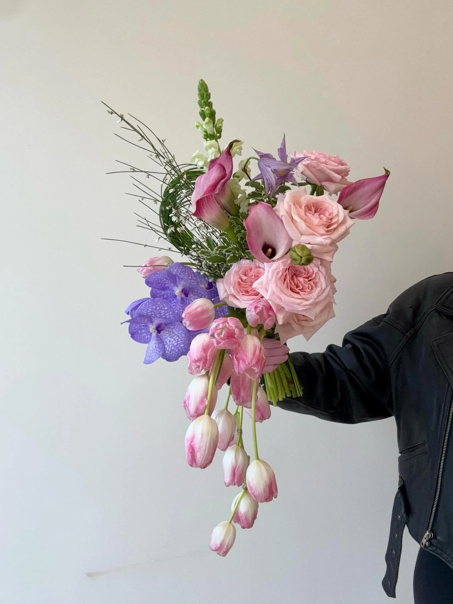 I&rsquo;m gonna get married again just so I can have this as my bouquet (sorry Chris) x

Spring bridal bouquets | London wedding florist | Sussex wedding florist | LIMEKILN weddings | modern floral design | tulip cascade bouquet